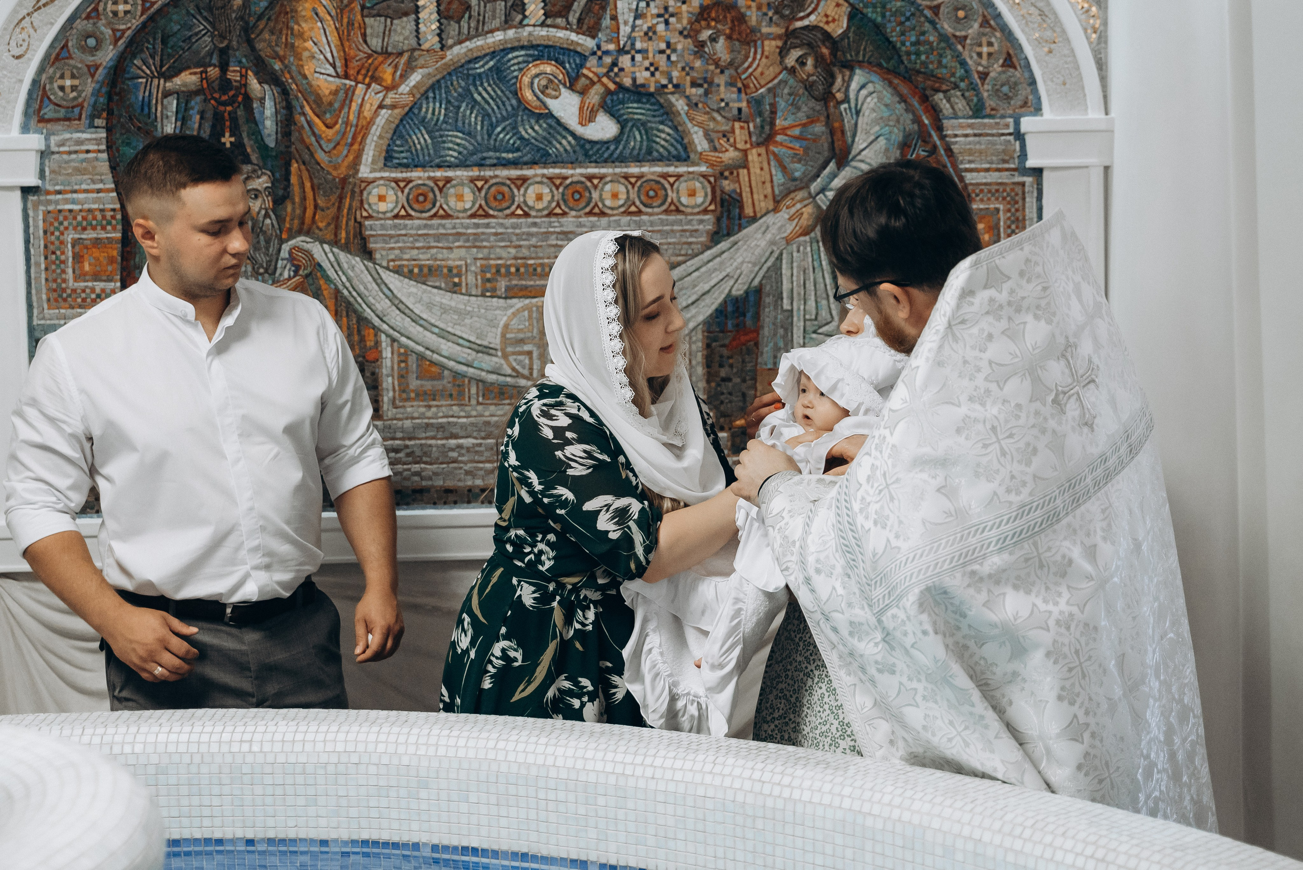 Крещение Варюши (Храм Святой Живоначальной Троицы). Семейный фотограф в Минске Дарья Дреко