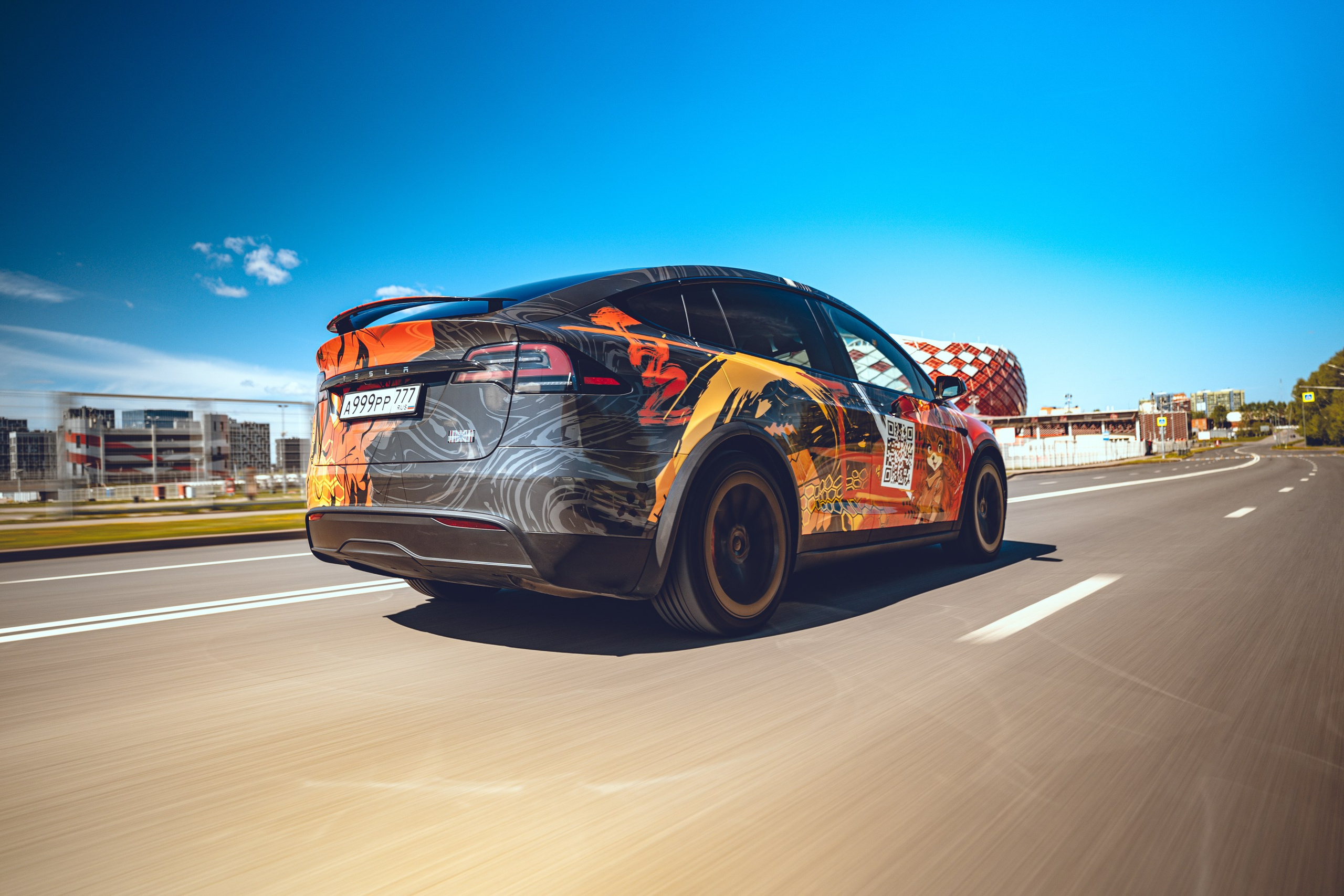 Винилография на Tesla Model X Plaid. Студия дизайна и оклейки авто Barmaley Design