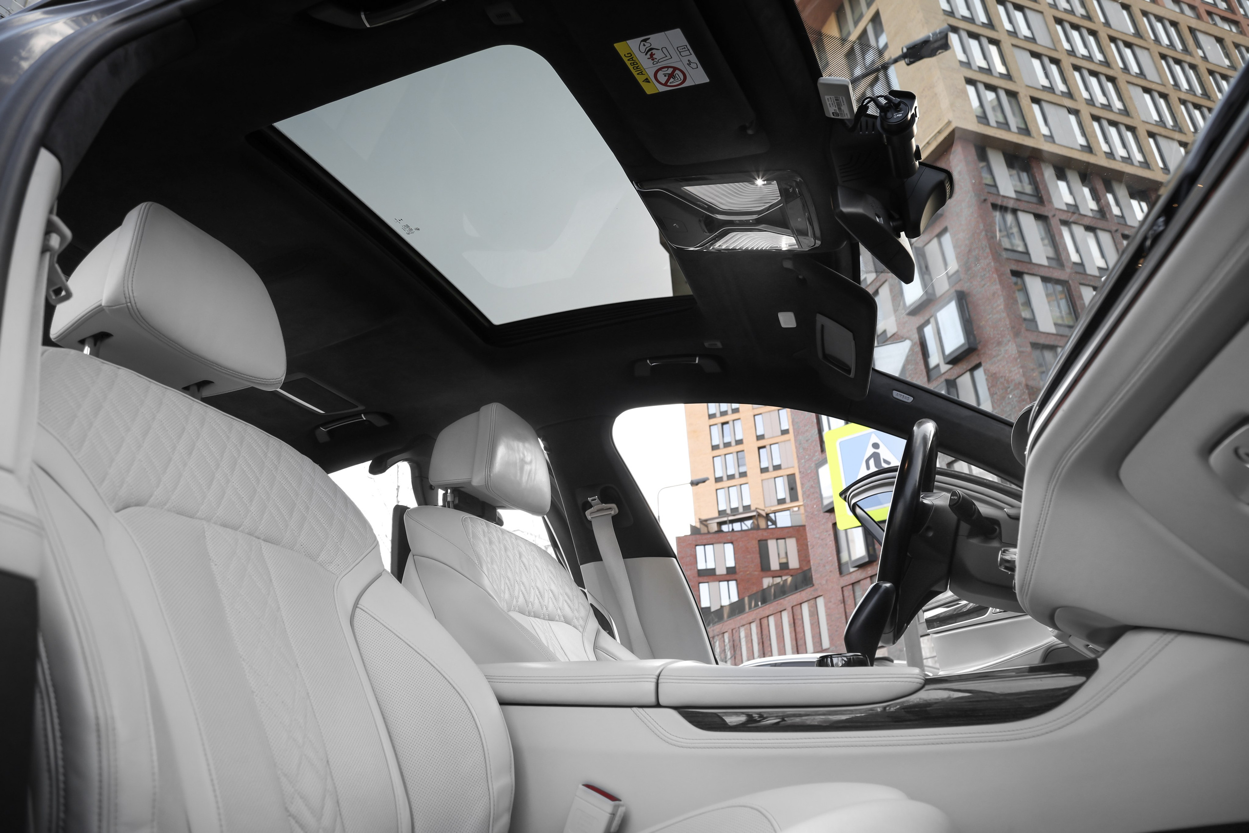 2017 BMW 750 Ld XDrive. Mixturecaptures