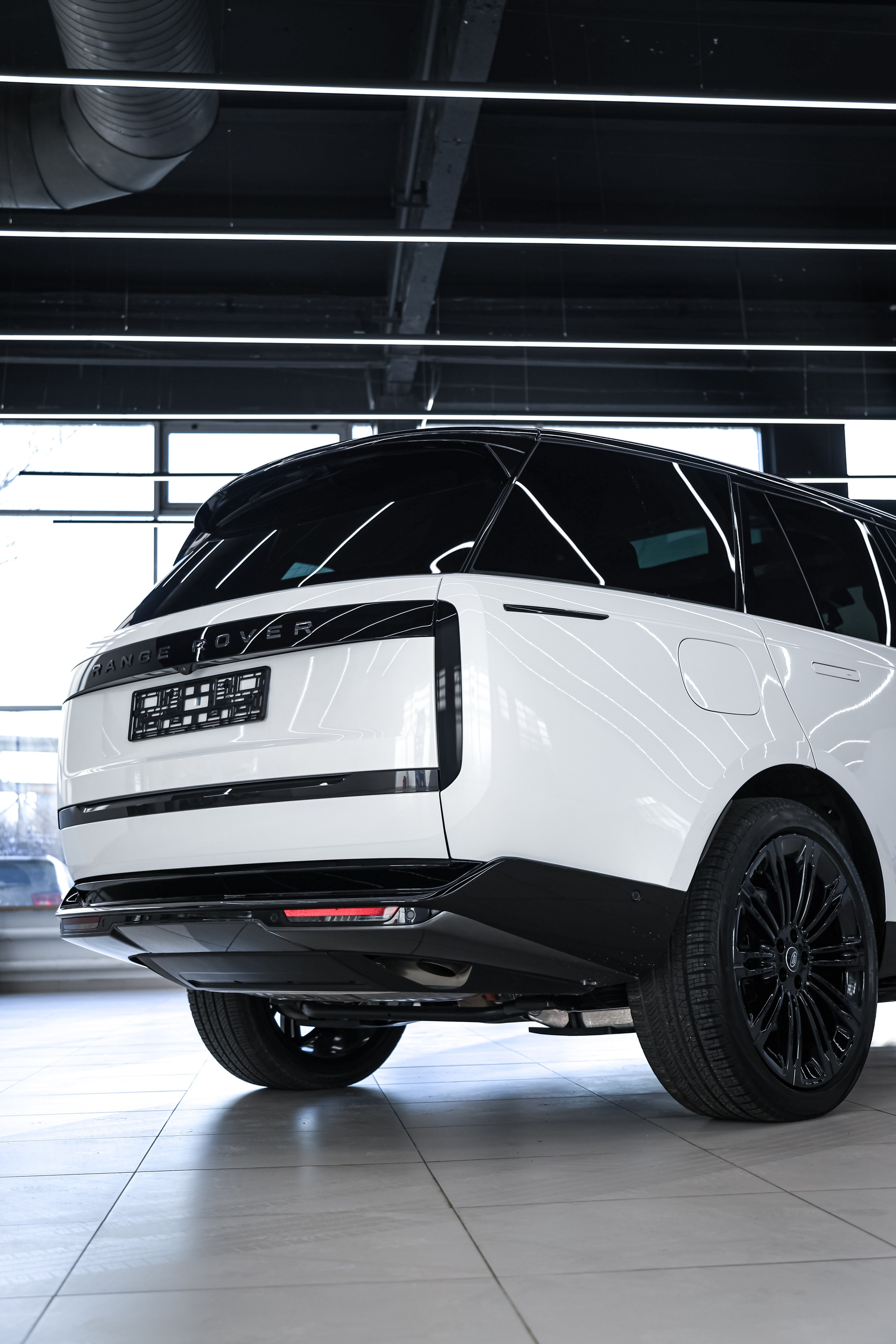 2024 Range Rover. Mixturecaptures