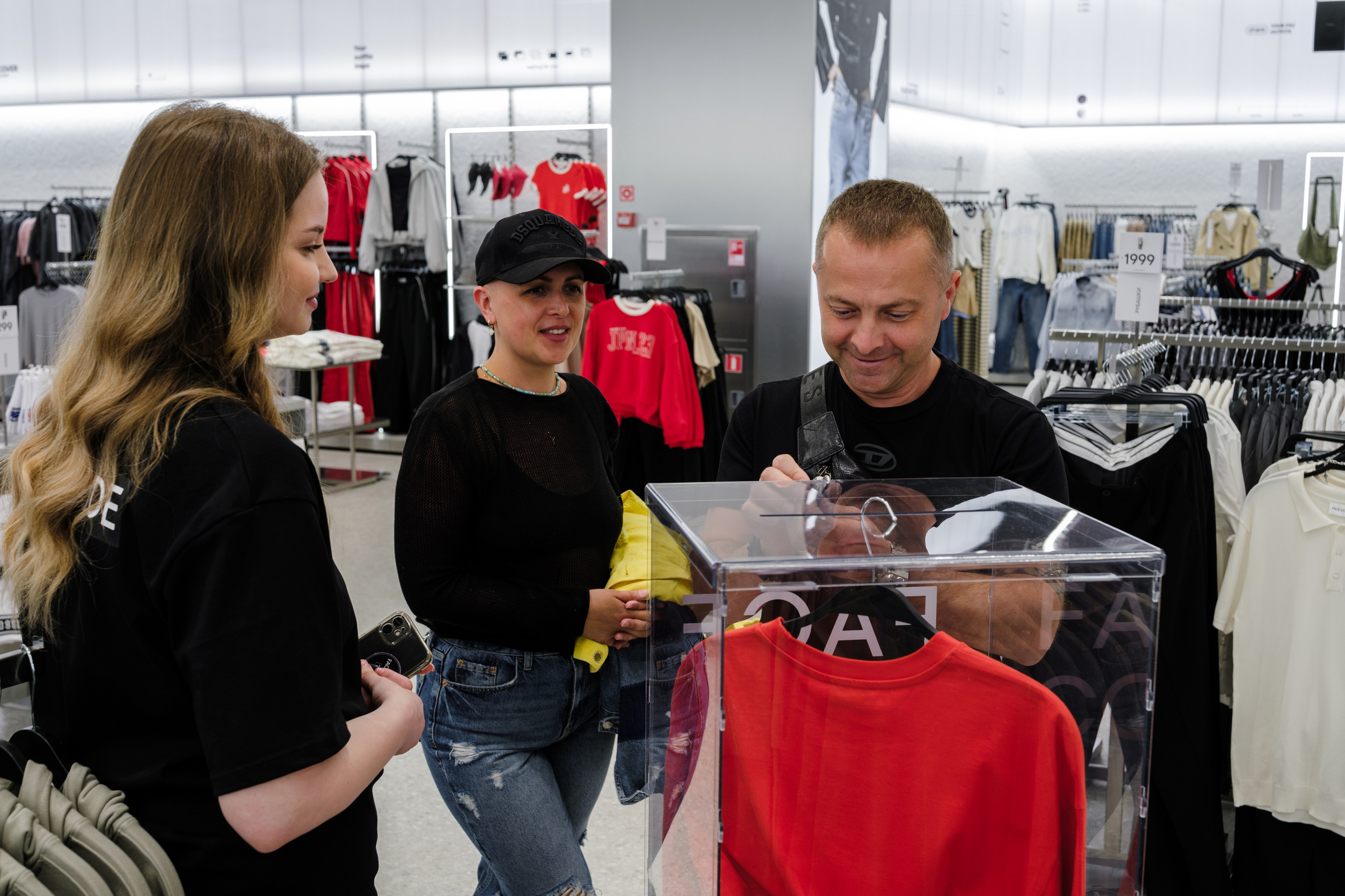 Открытие FACECODE. Репортажный и портретный фотограф в Москве Илья Спиридонов