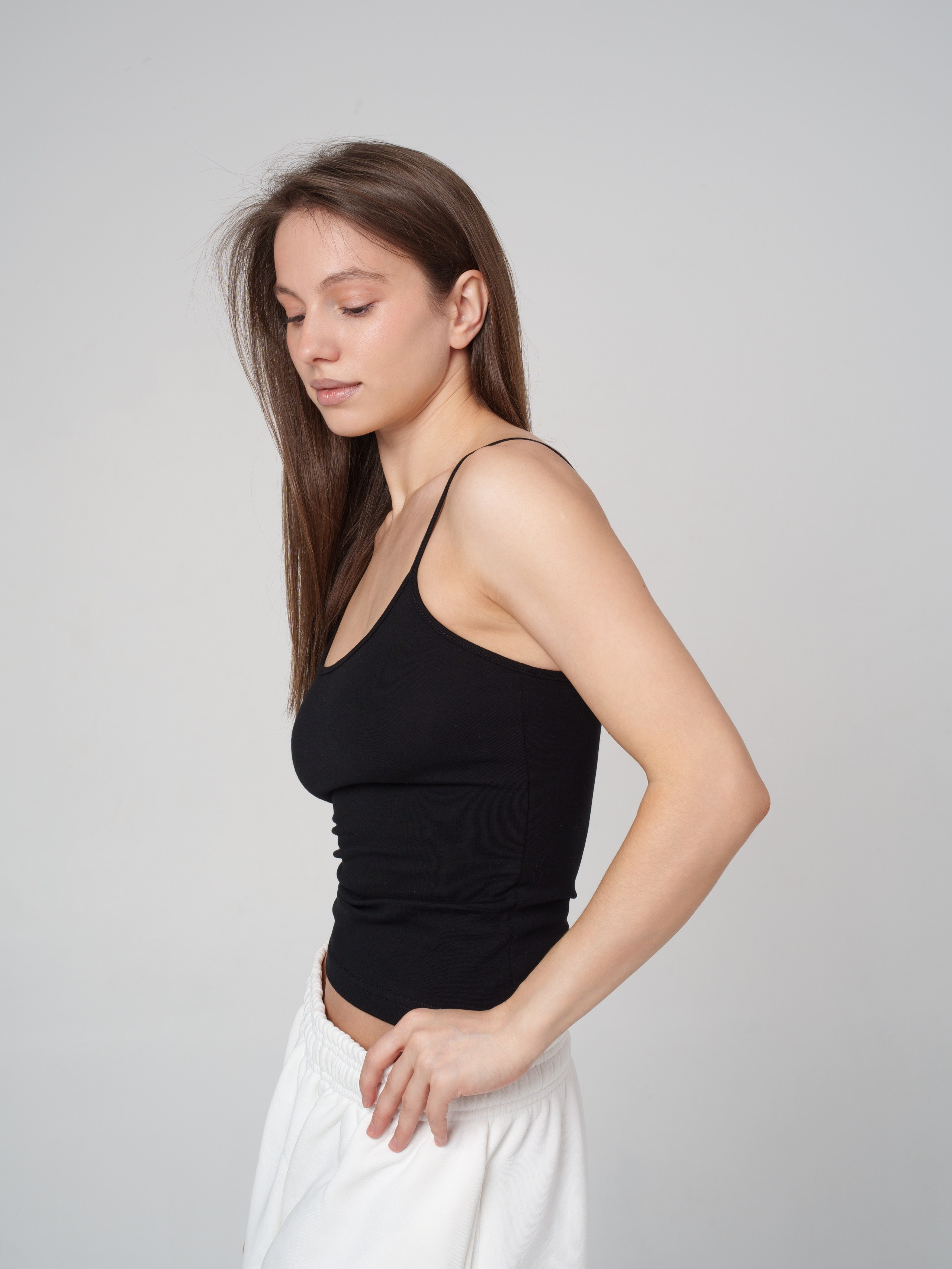 Топы на сером фоне. Иван Упоров — фотограф, рилсмейкер чебоксары