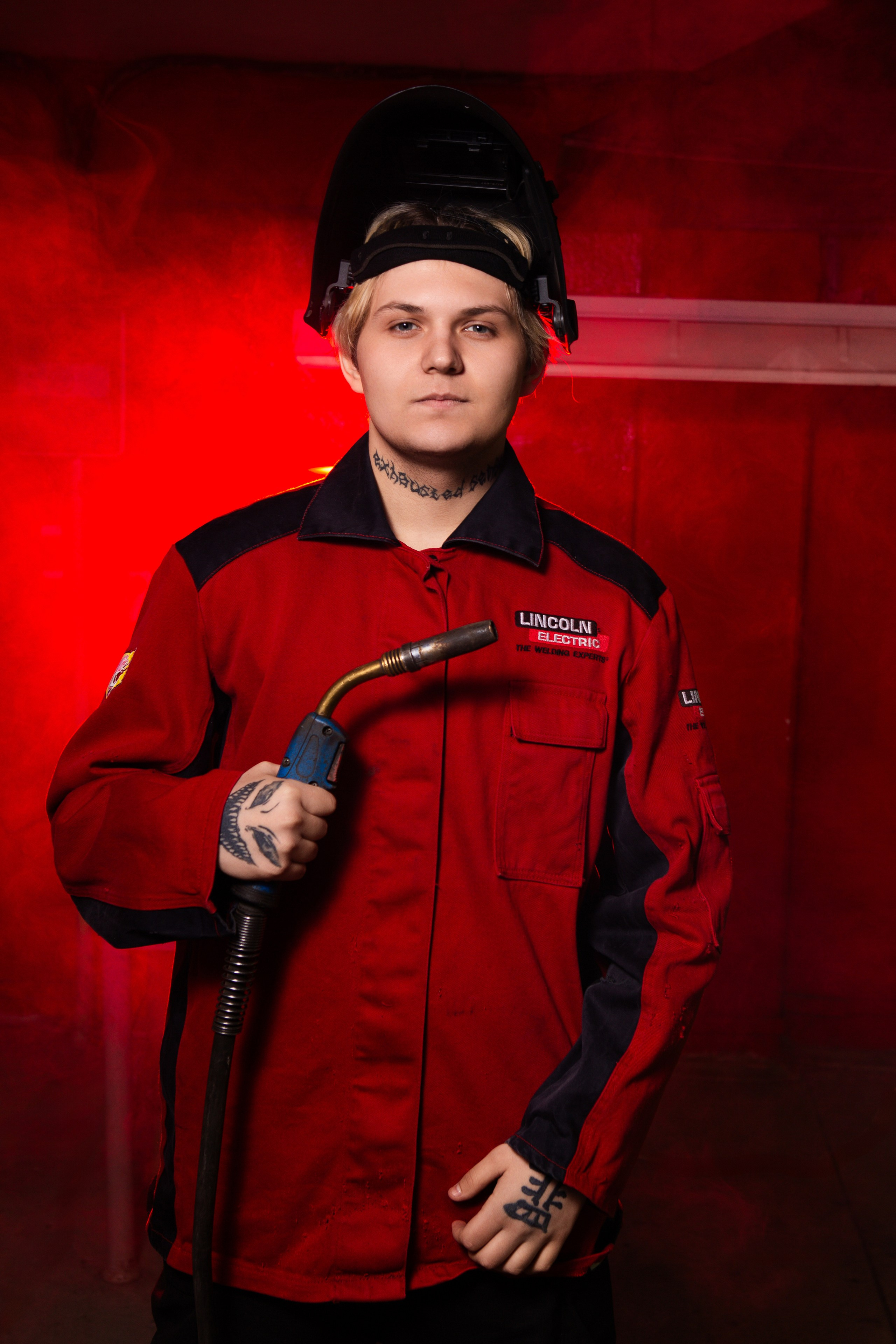 Портретная Фотосессия в Цеху для Выпускников Сварщиков | Твой Альбом Мценск. ТВОЙ АЛЬБОМ / ТВОИ ПРАВИЛА