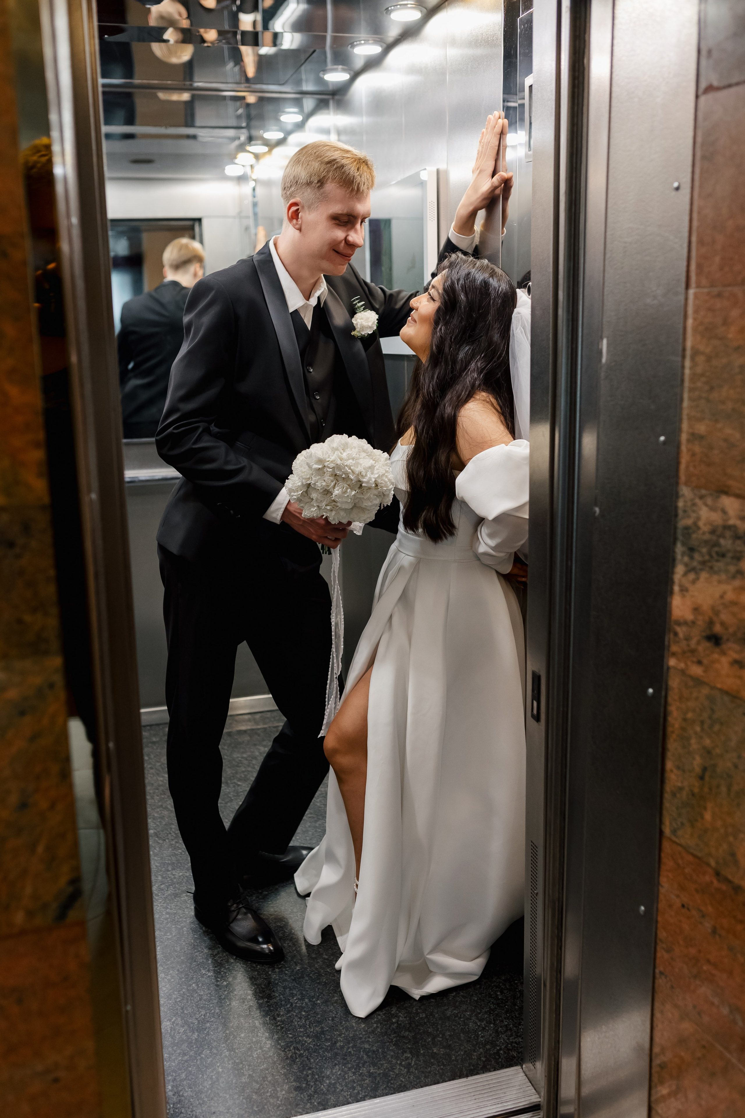 Андрей и Анна. Интурист. Комсомольская площадь. Свадебный фотограф в Хабаровске