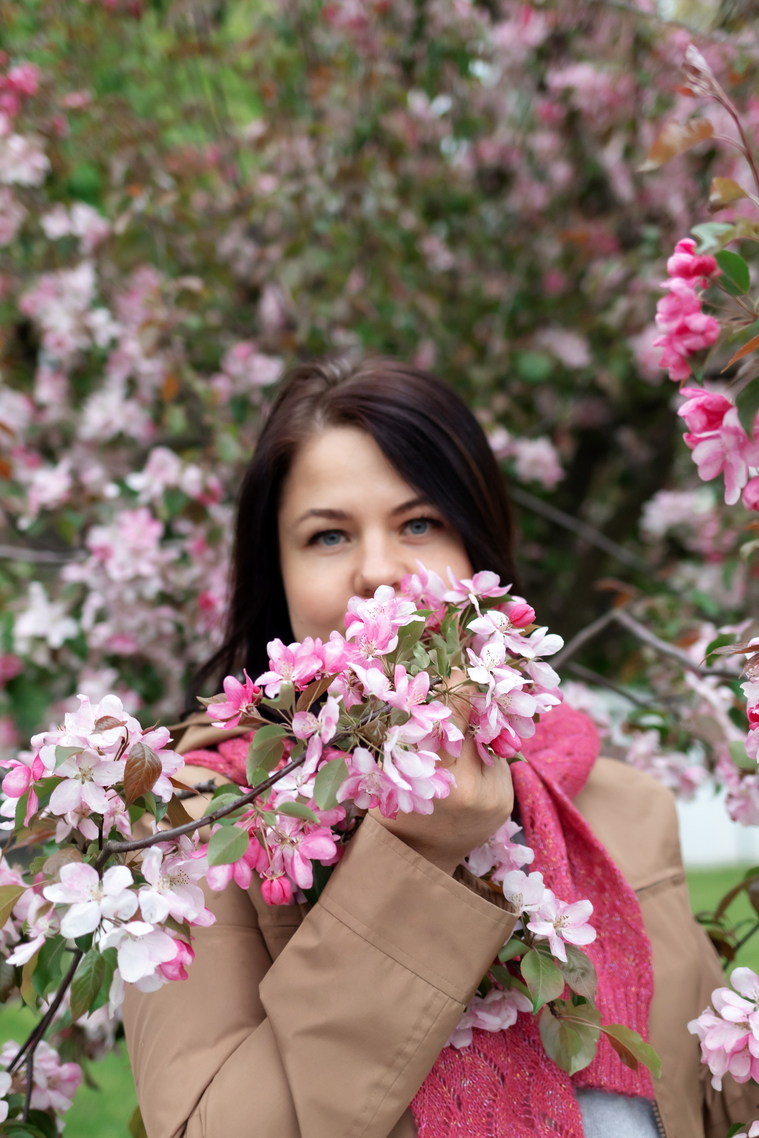 Весна портреты в цветении. Семейный фотограф в Минске Приболовец Светлана