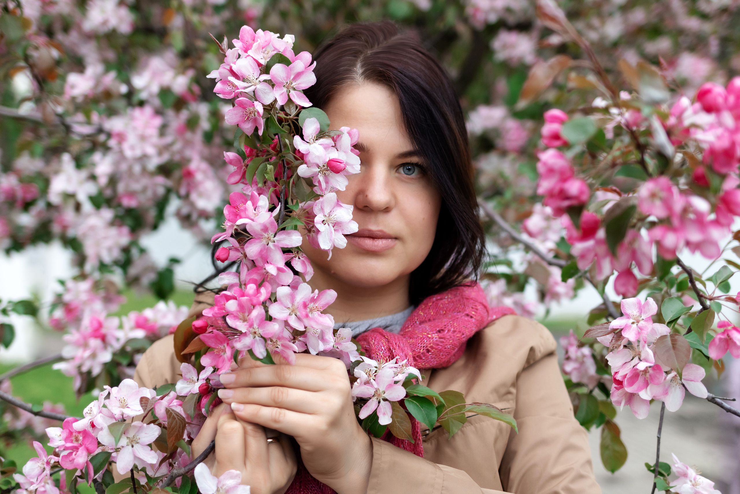 Весна портреты в цветении. Семейный фотограф в Минске Приболовец Светлана