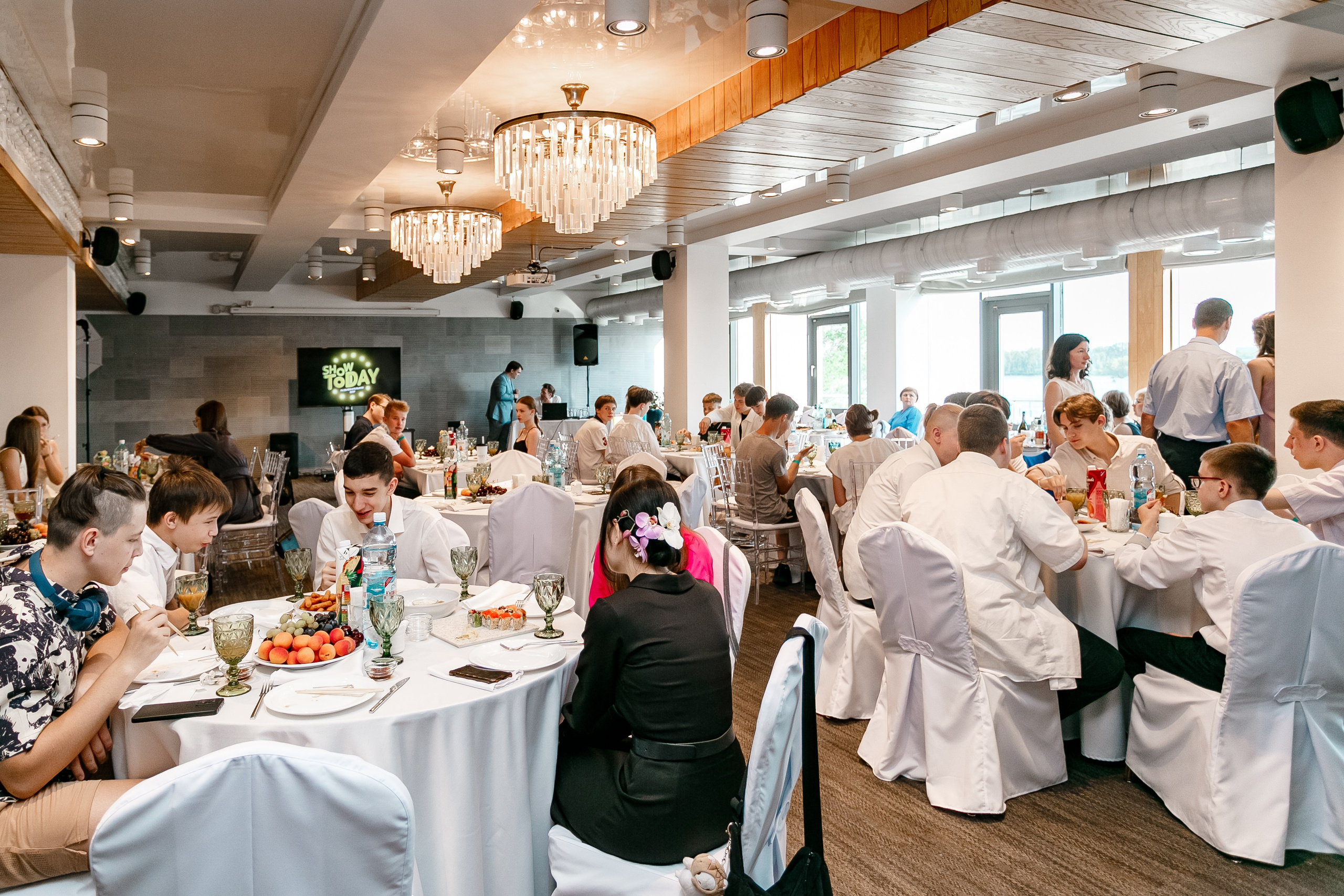 ВЫПУСКНОЙ \ Бирман\ Show today. Фотограф в  г. Новосибирск