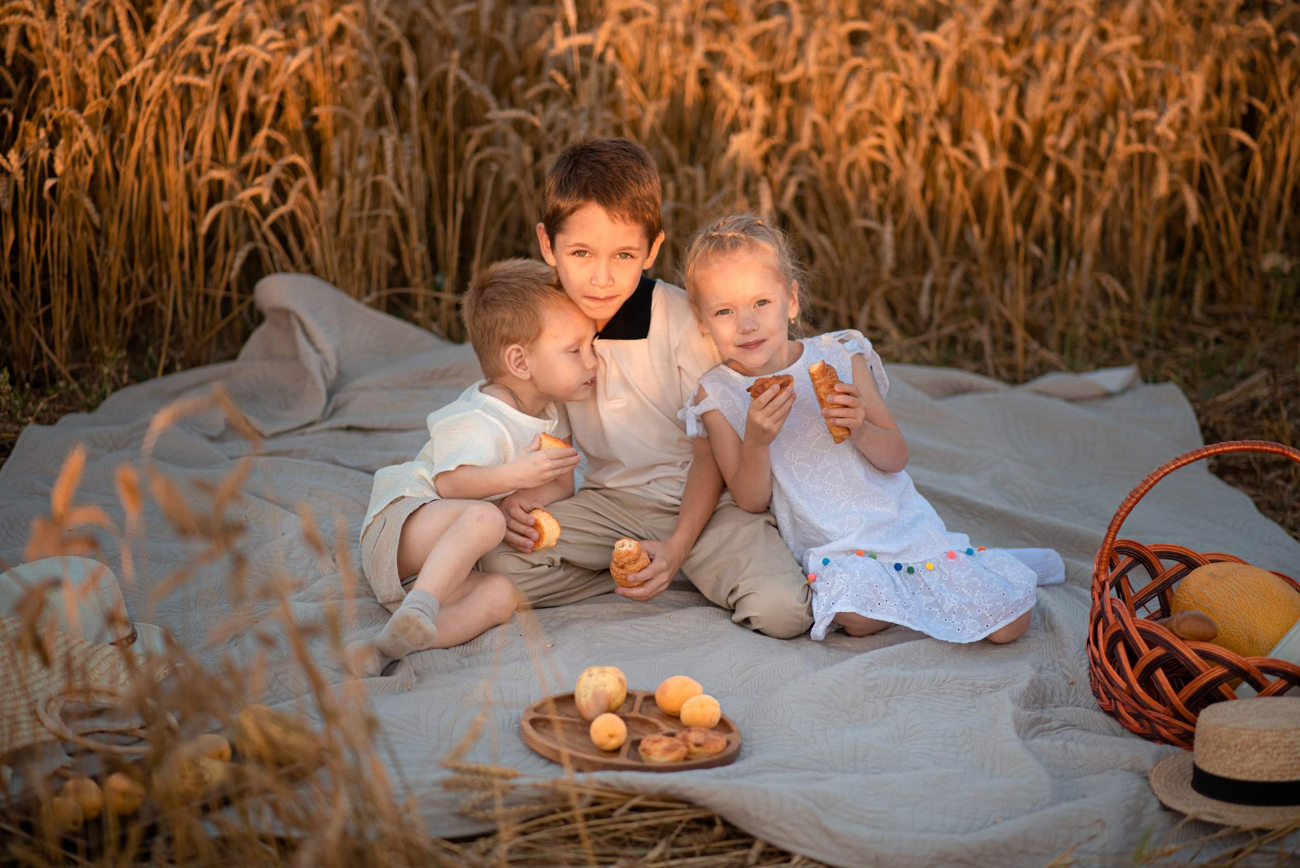 Семейная фотосессия в пшеничном поле. Семейный и детский фотограф в Туле Светлана Воронкова
