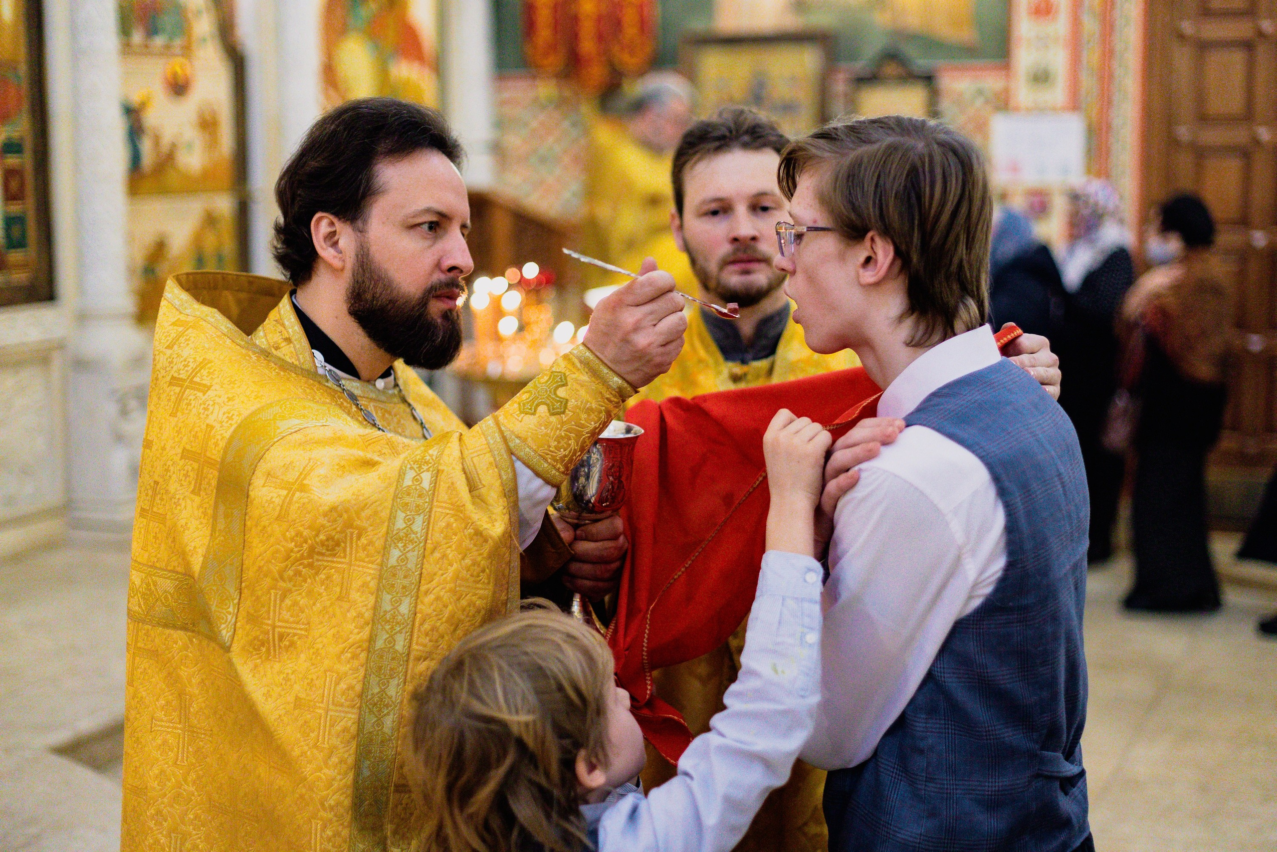 Праздничное богослужение Святителю Николаю 19 декабря. Интерьерный фотограф в Москве Роман Потапов