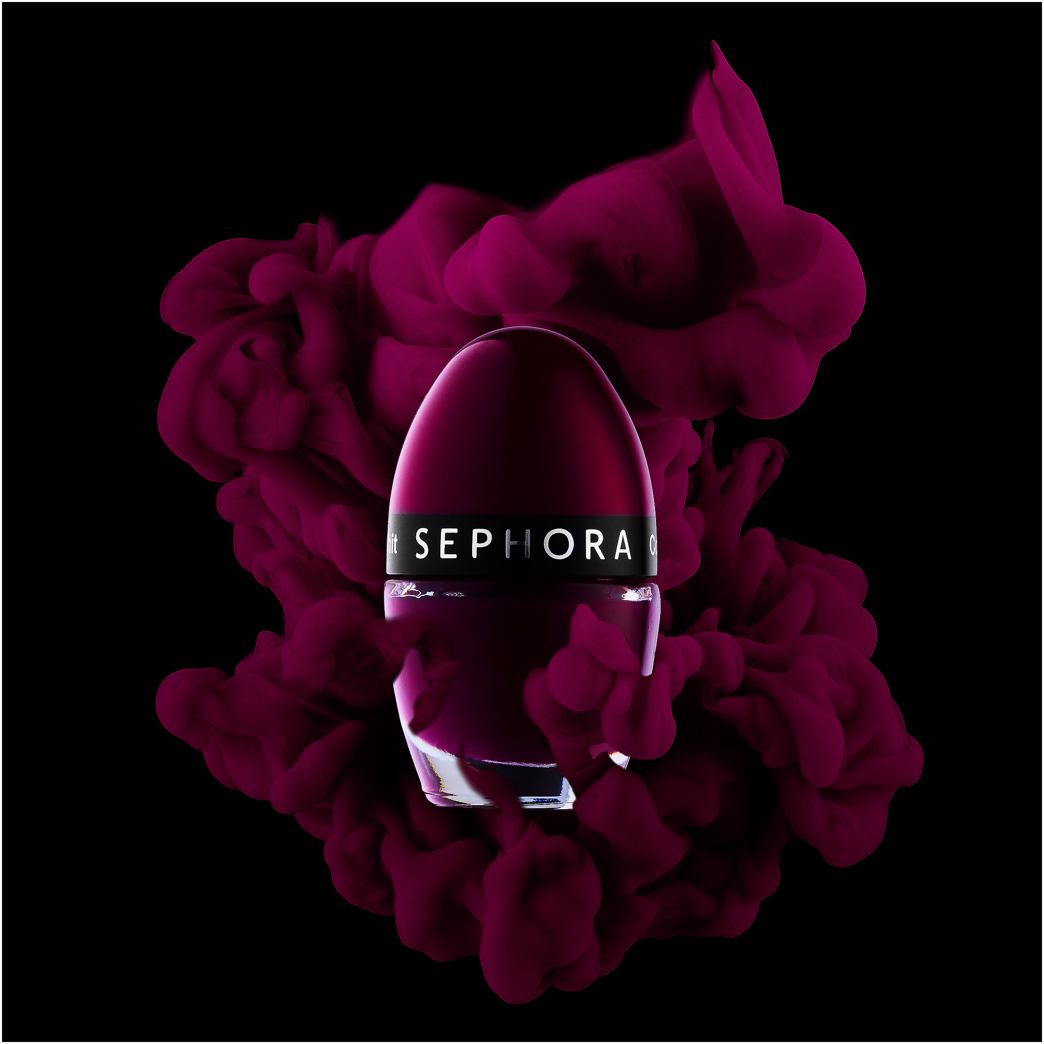  лак  для ногтей Sephora на фоне облаков из краски