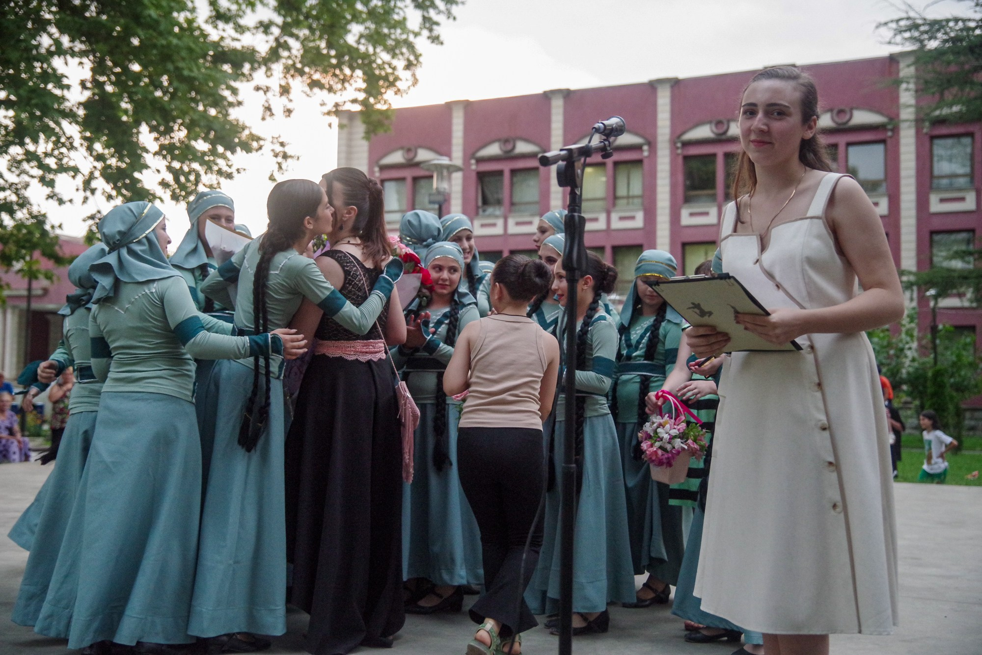 Грузинский танец. Портретный фотограф Денис Милютин