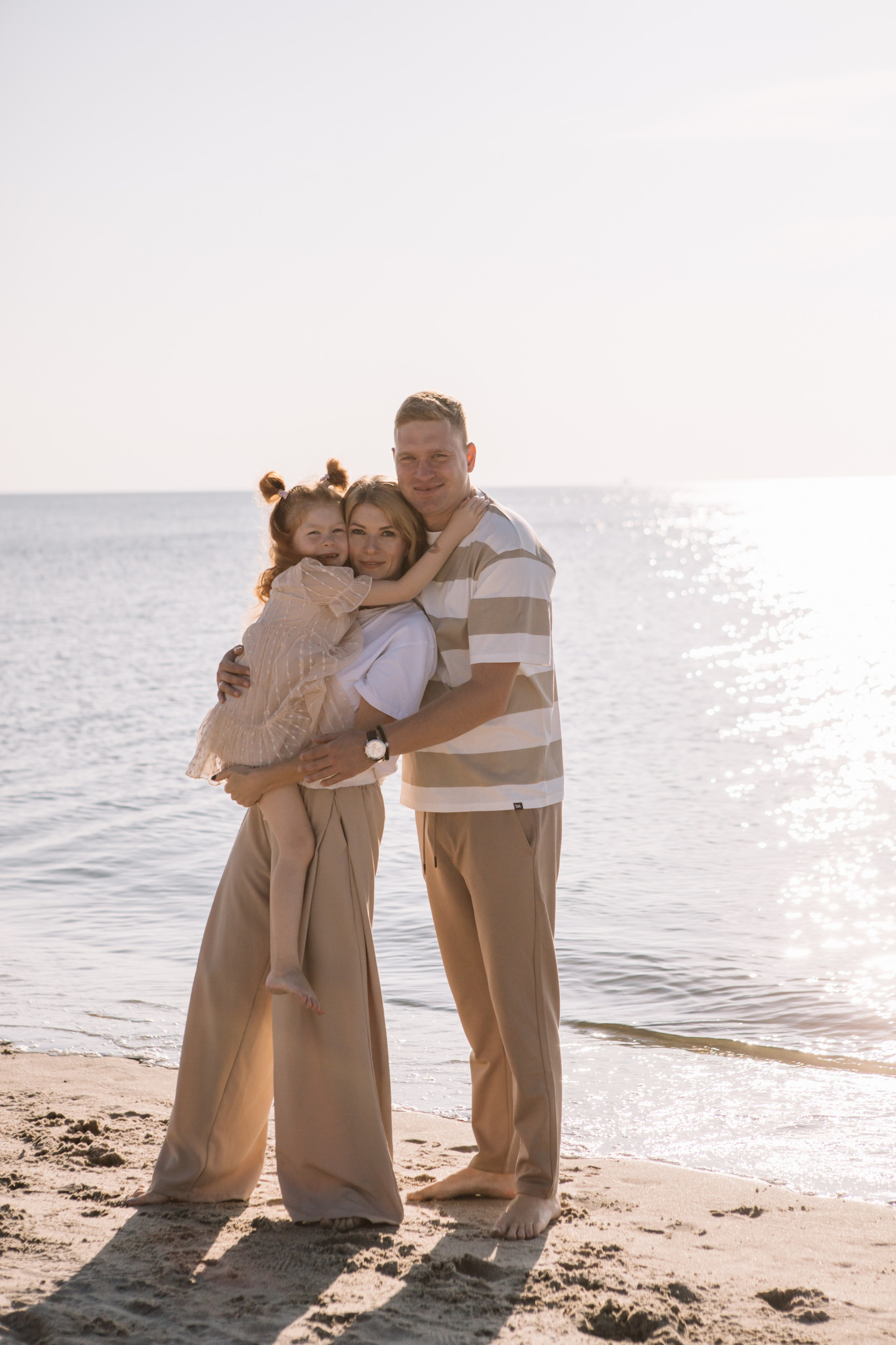 Алексей и Наталья. Семейная фотосессия на море. Семейный фотограф в Калининграде Анастасия Юрина