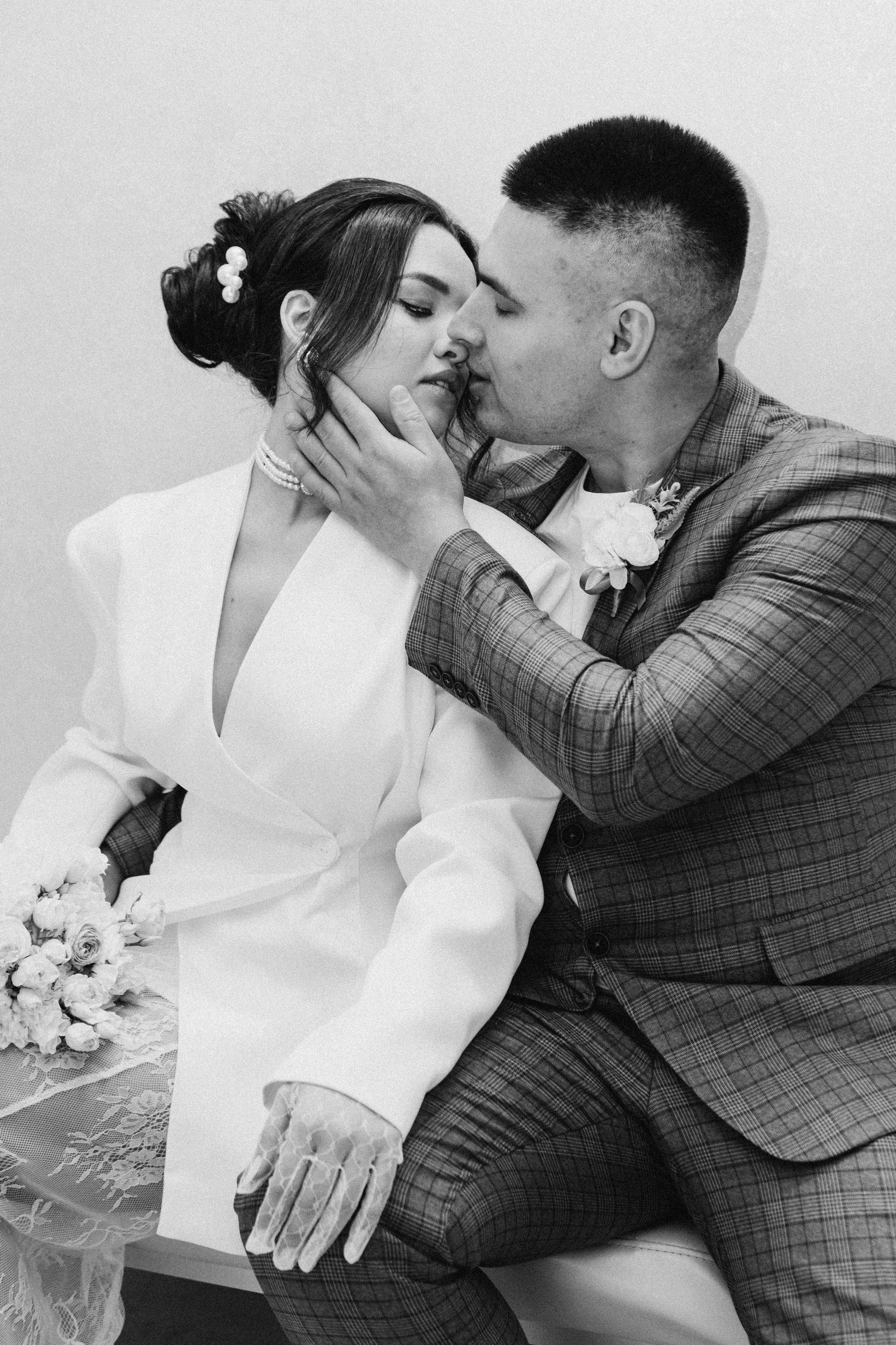 Айсылу и Влад ЗАГС Центральный и фотостудия FREEDOM. Фотограф Новосибирск