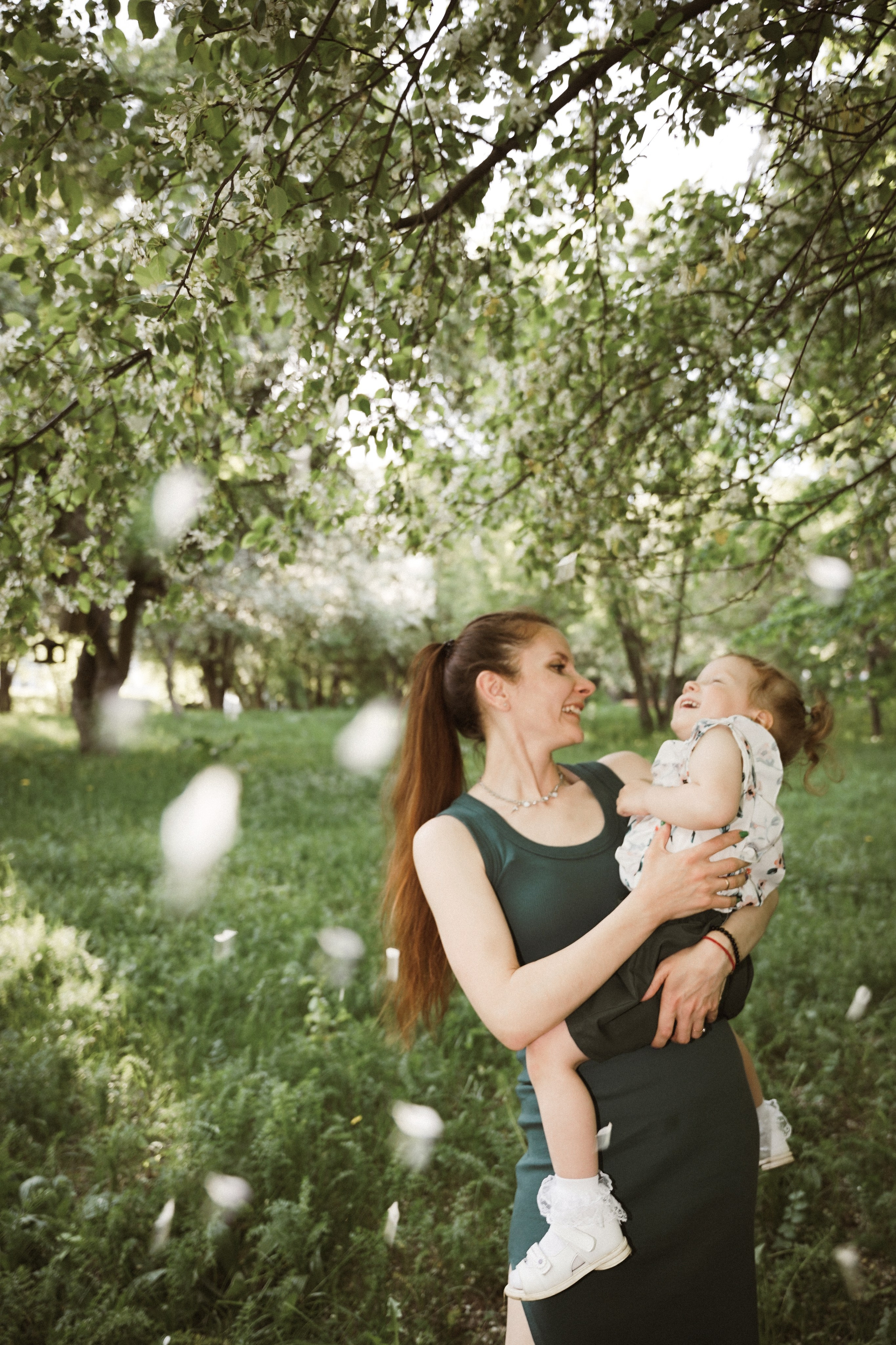 Семейная съемка с ребенком в парке Екатеринбурга