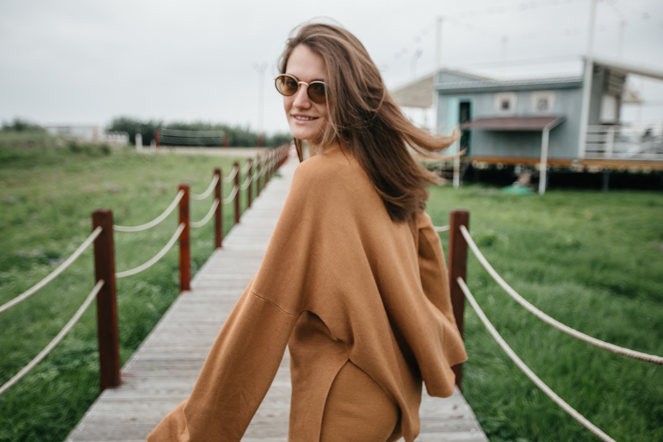 Ветер нежно треплет волосы, о любви мне говорит. Душевный фотограф Ваших самых ярких событий Марина Погребняк