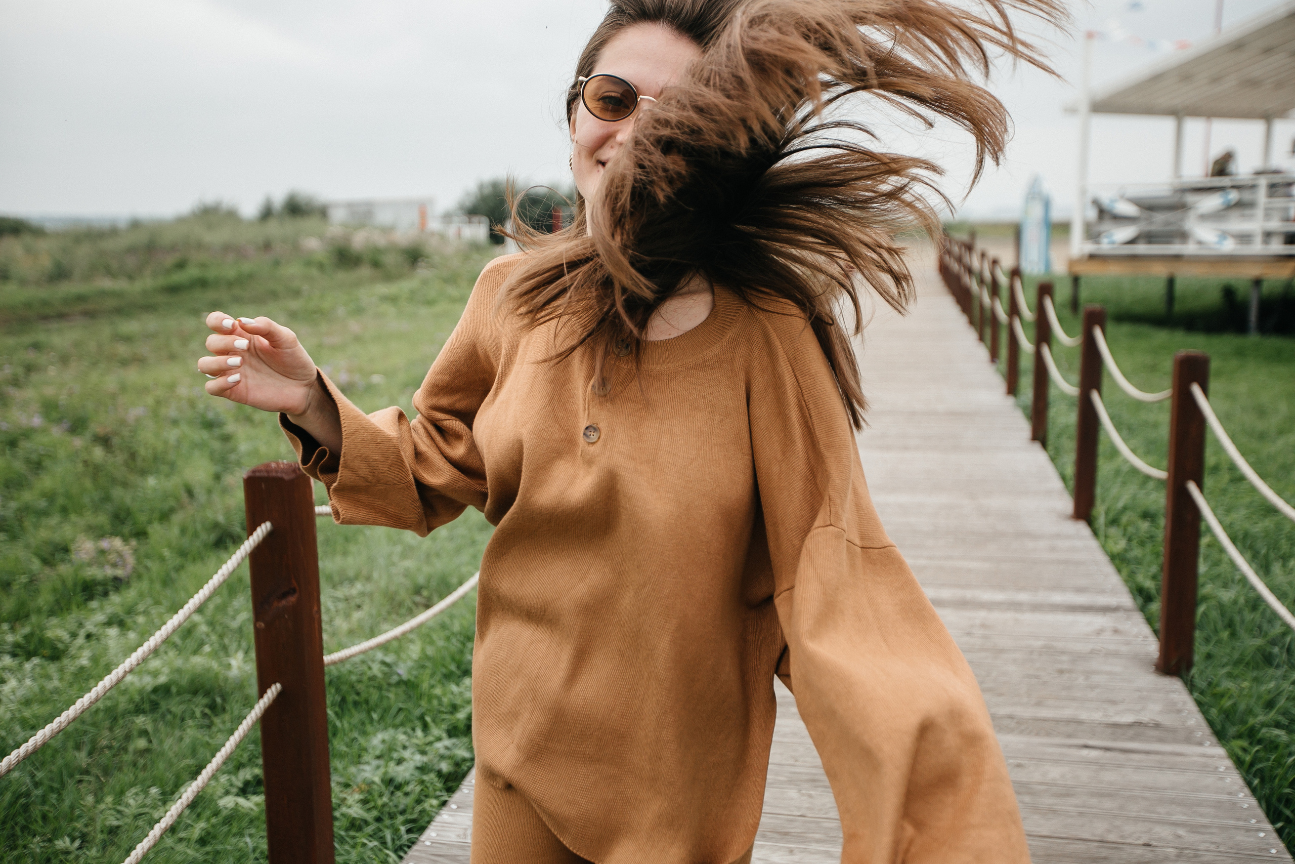 Ветер нежно треплет волосы, о любви мне говорит. Душевный фотограф Ваших самых ярких событий Марина Погребняк