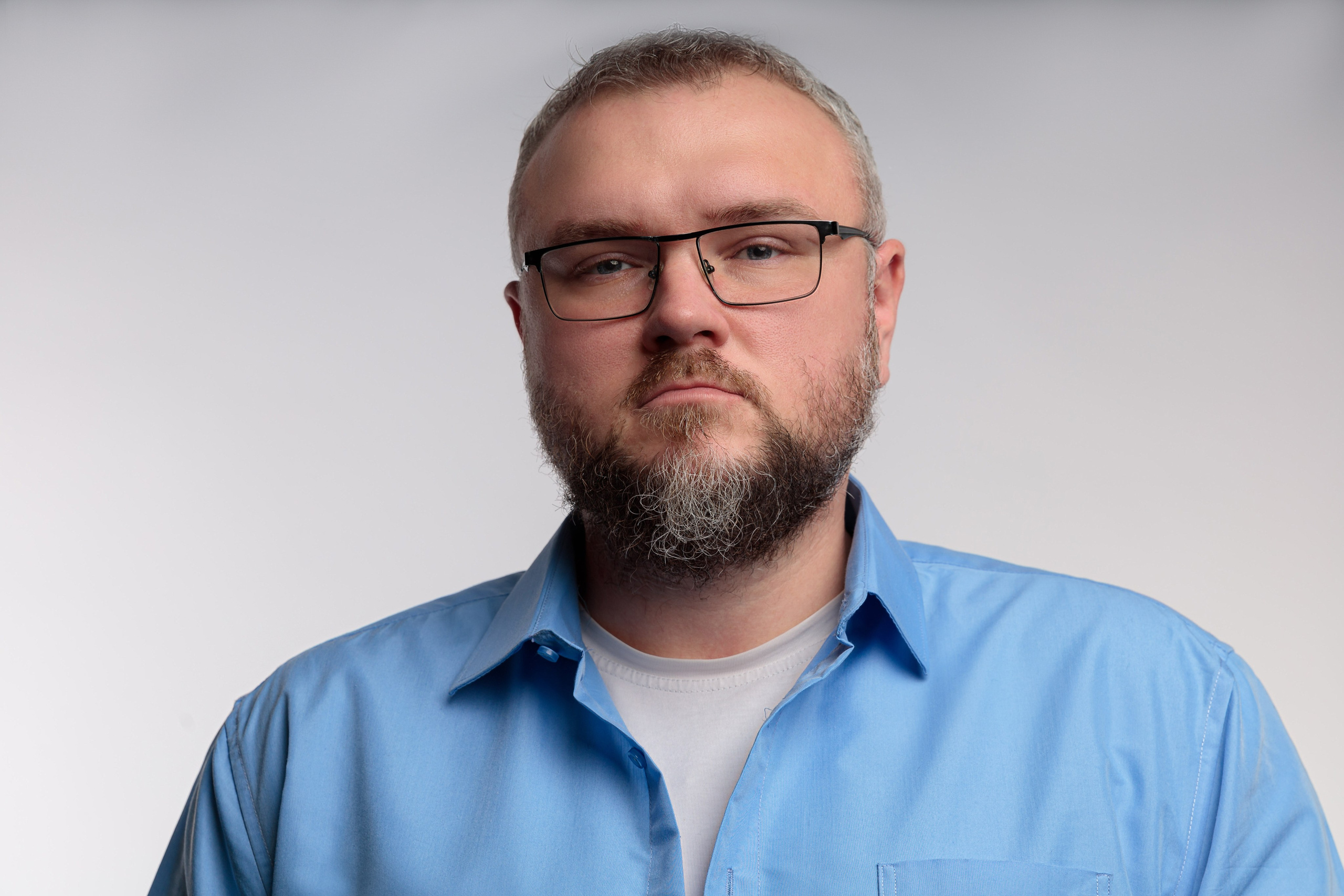 Бизнес-портрет. ФОТОГРАФ РАДОСТИ Фотосессия в студии СПб. Портретный фотограф — Юрий Торлопов