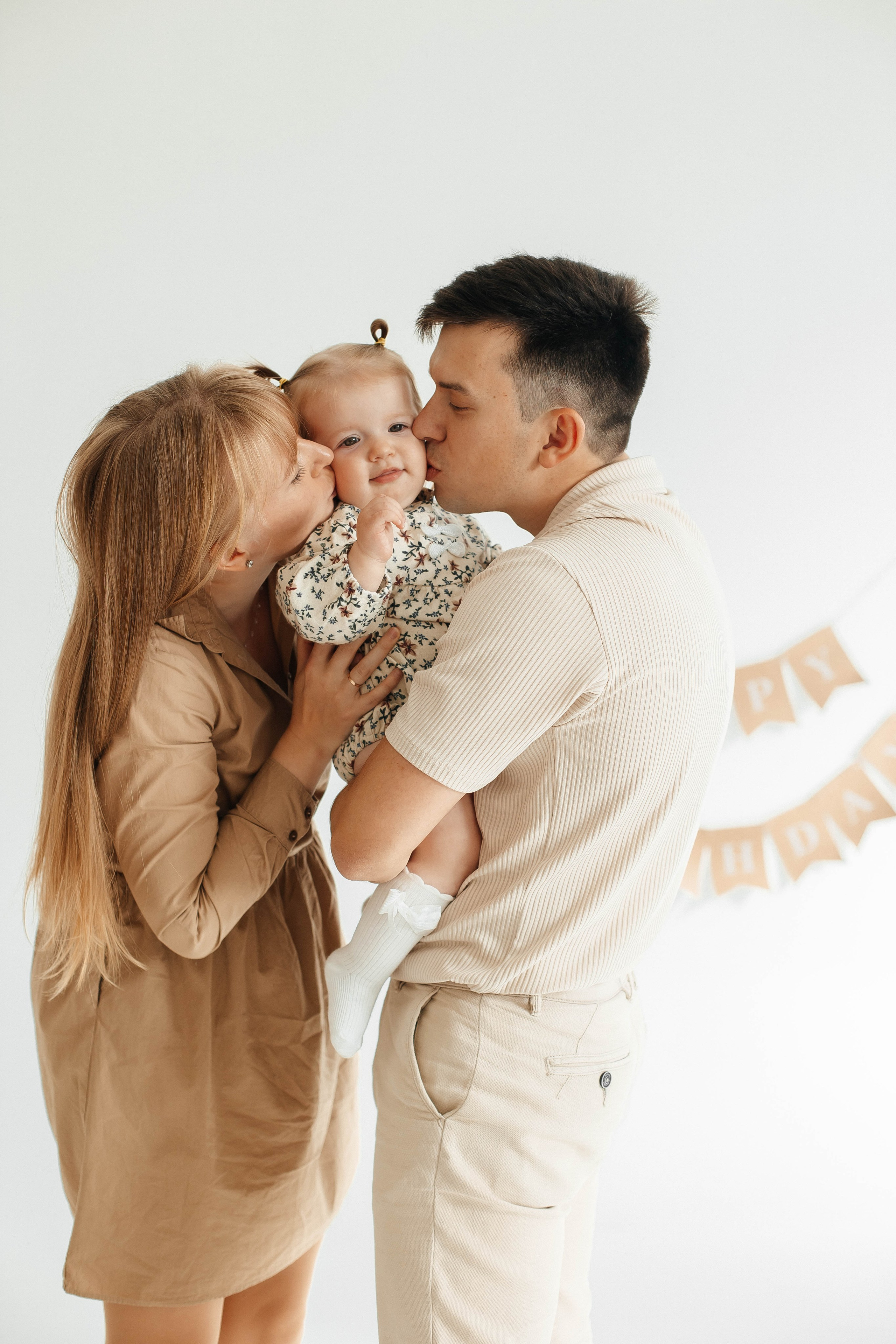 Лиза — 1 годик. «Первый год — первый праздник в кадре!». Виктория Ларина — Портретный профессиональный фотограф в Иркутске