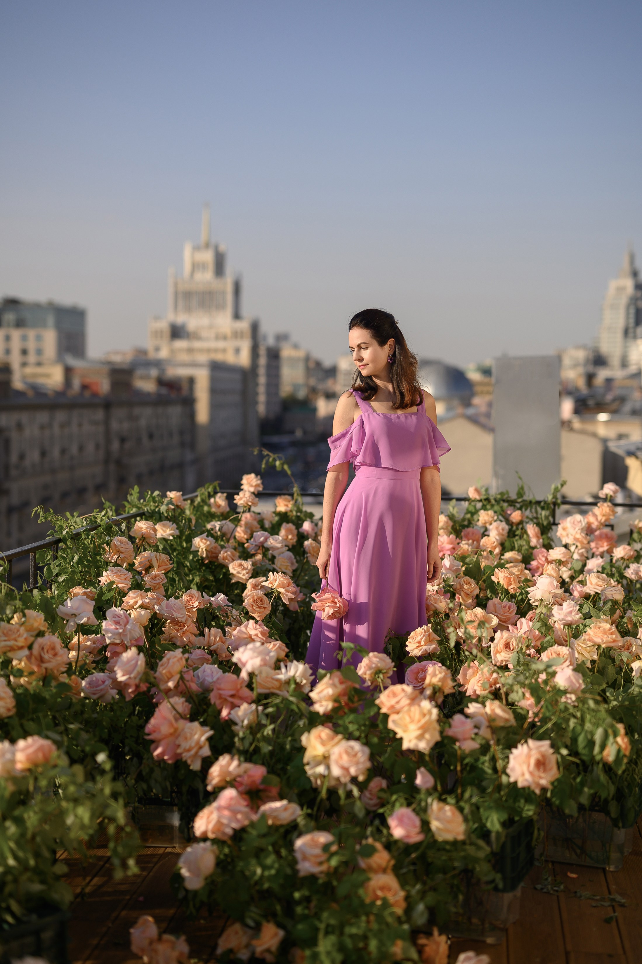 Екатерина. Съёмка на балконе с розами в центре Москвы. Semerlina.ru