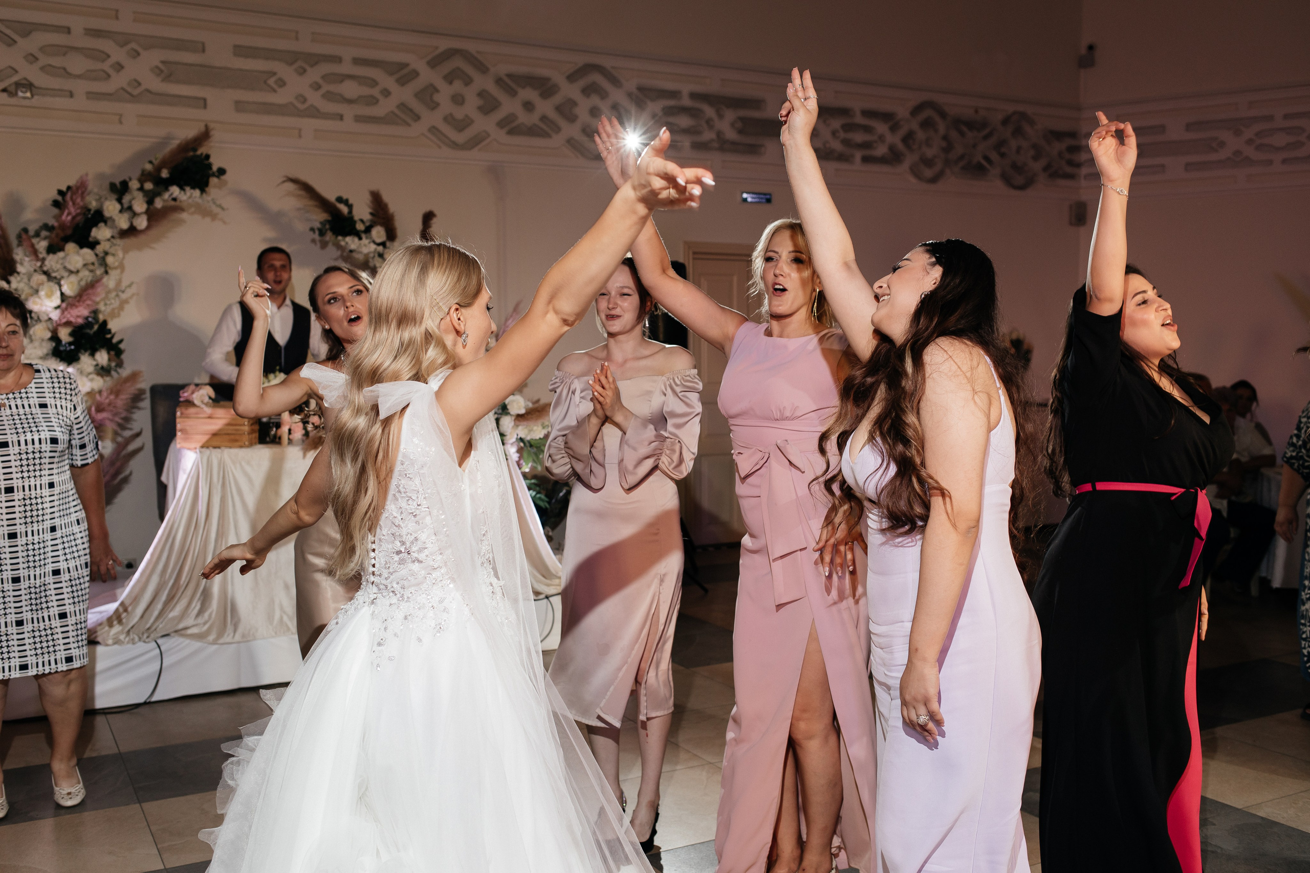 Вячеслав & Ангелина. Фотограф и видеограф в Саратове и Энгельсе Антон Рассказов