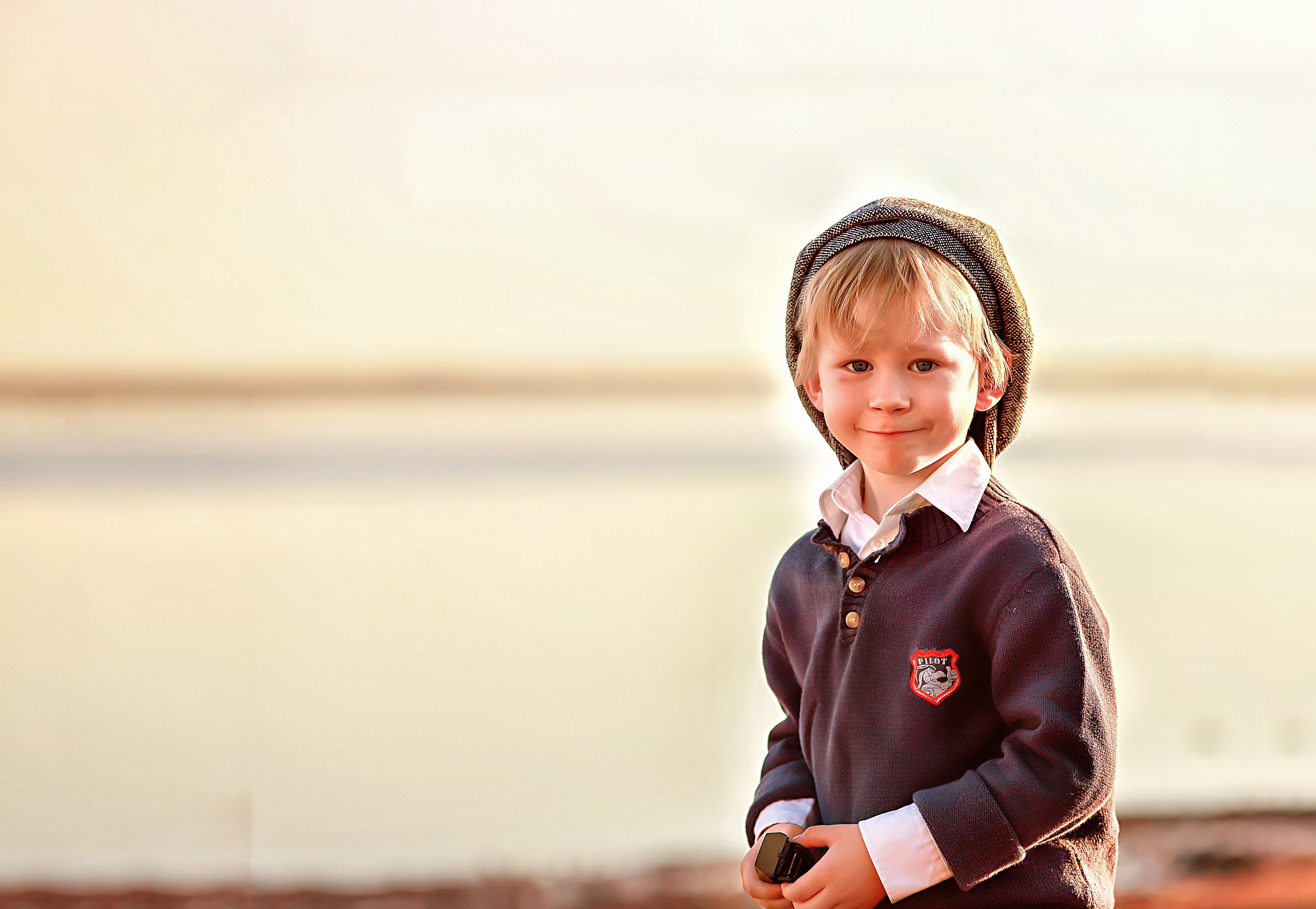Мальчишки ранней весной у белого моря. Ольга Смирнова юрист, фотограф