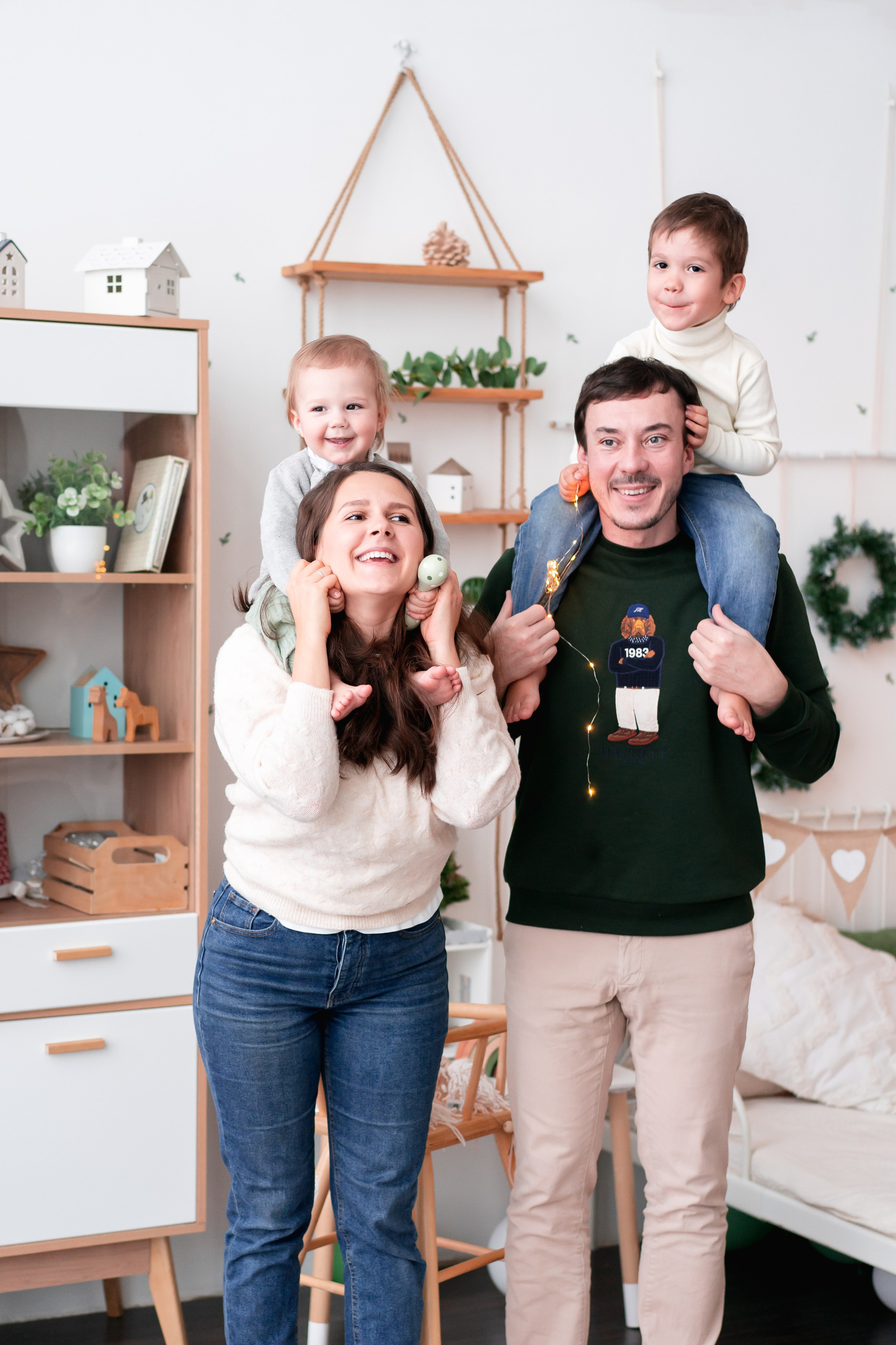 С Днём Рождения ребенка, портрет. Детская, семейная фотостудия в Санкт-Петербурге