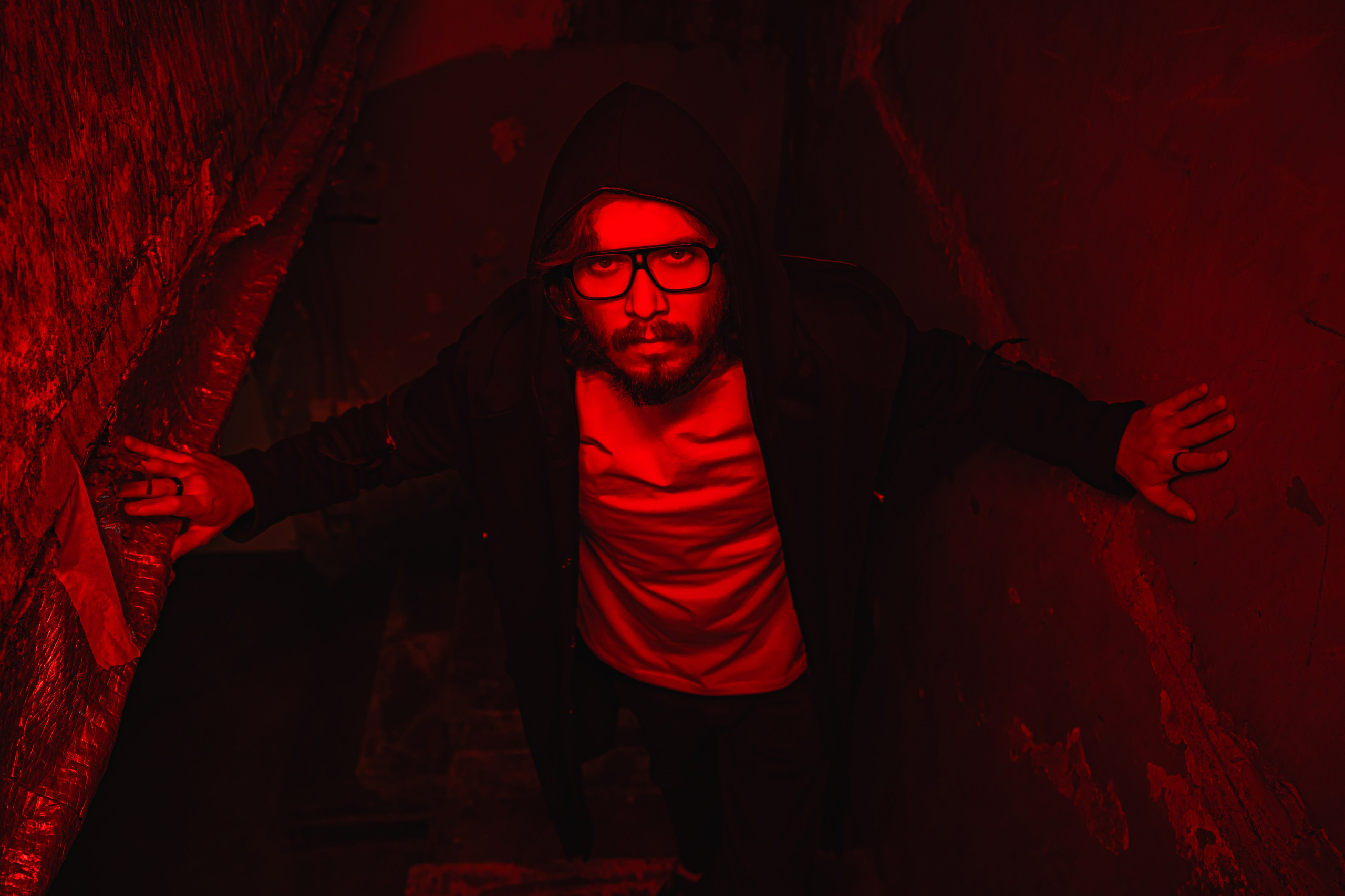 Мрак в неоновых лучах. Репортажный фотограф Анастасия Рубцова