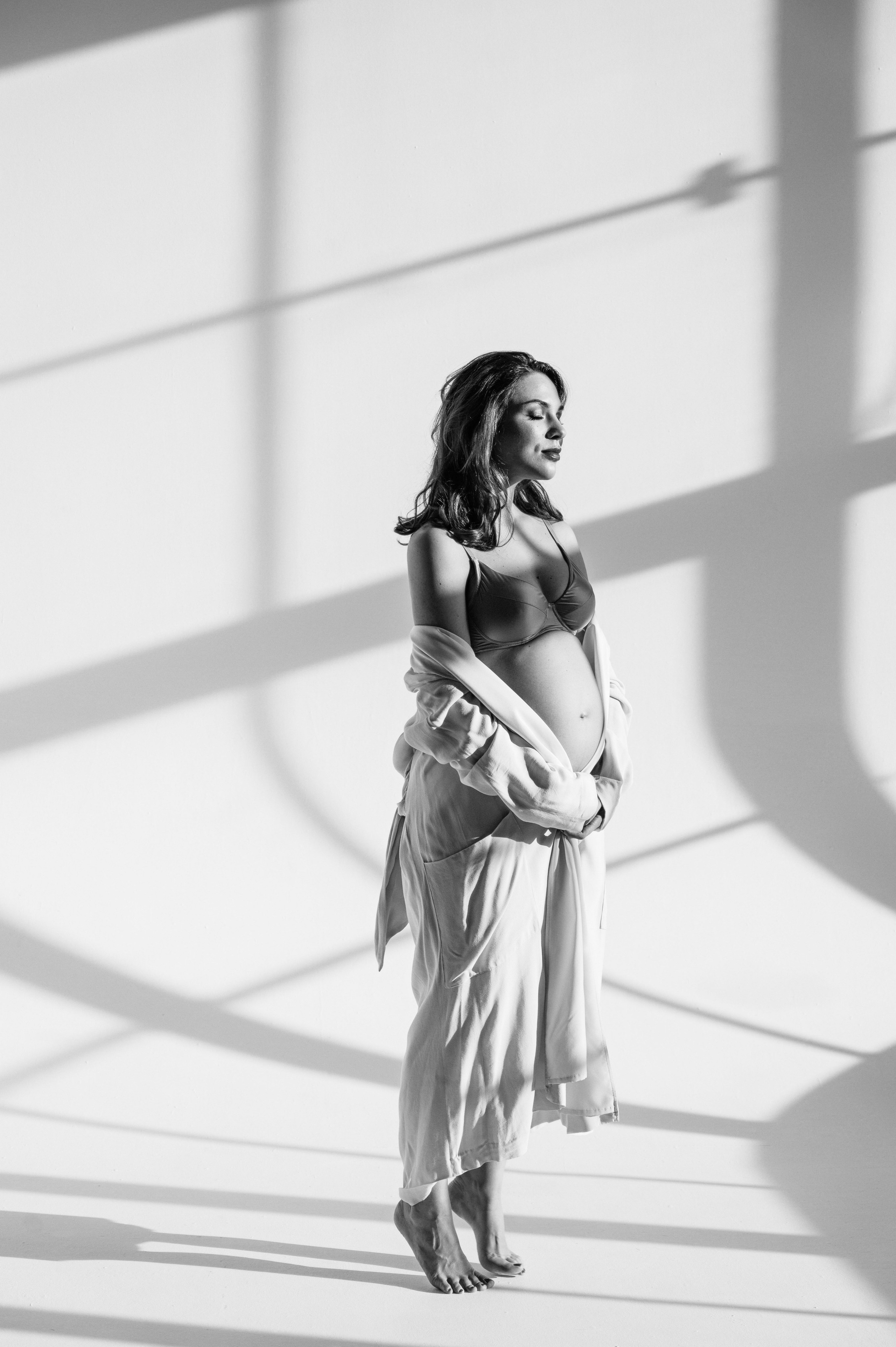 Профессиональный семейный и беременный фотограф в Санкт-Петербурге — Маргарита Иванова. Индивидуальные фотосессии под ключ: от образа до гот. Профессиональный фотограф беременности в СПБ. Стильные фотосессии беременности в стиле минимализм и классическая фотография