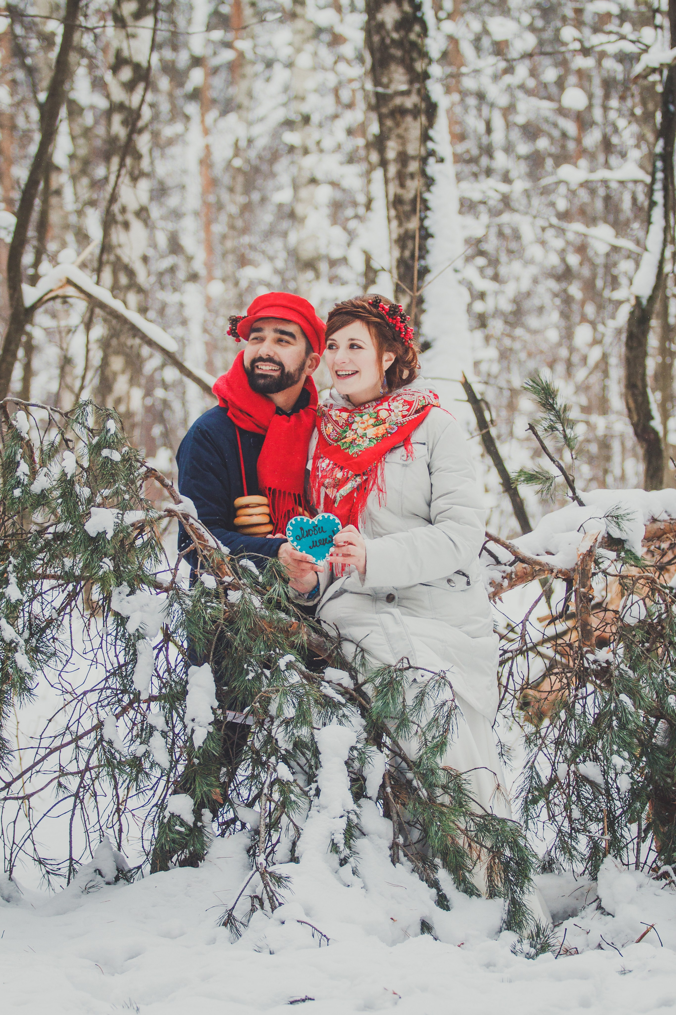 Свадебная фотосессия в русском стиле зимой. Семейный и детский фотограф в Москве Мария Быкова