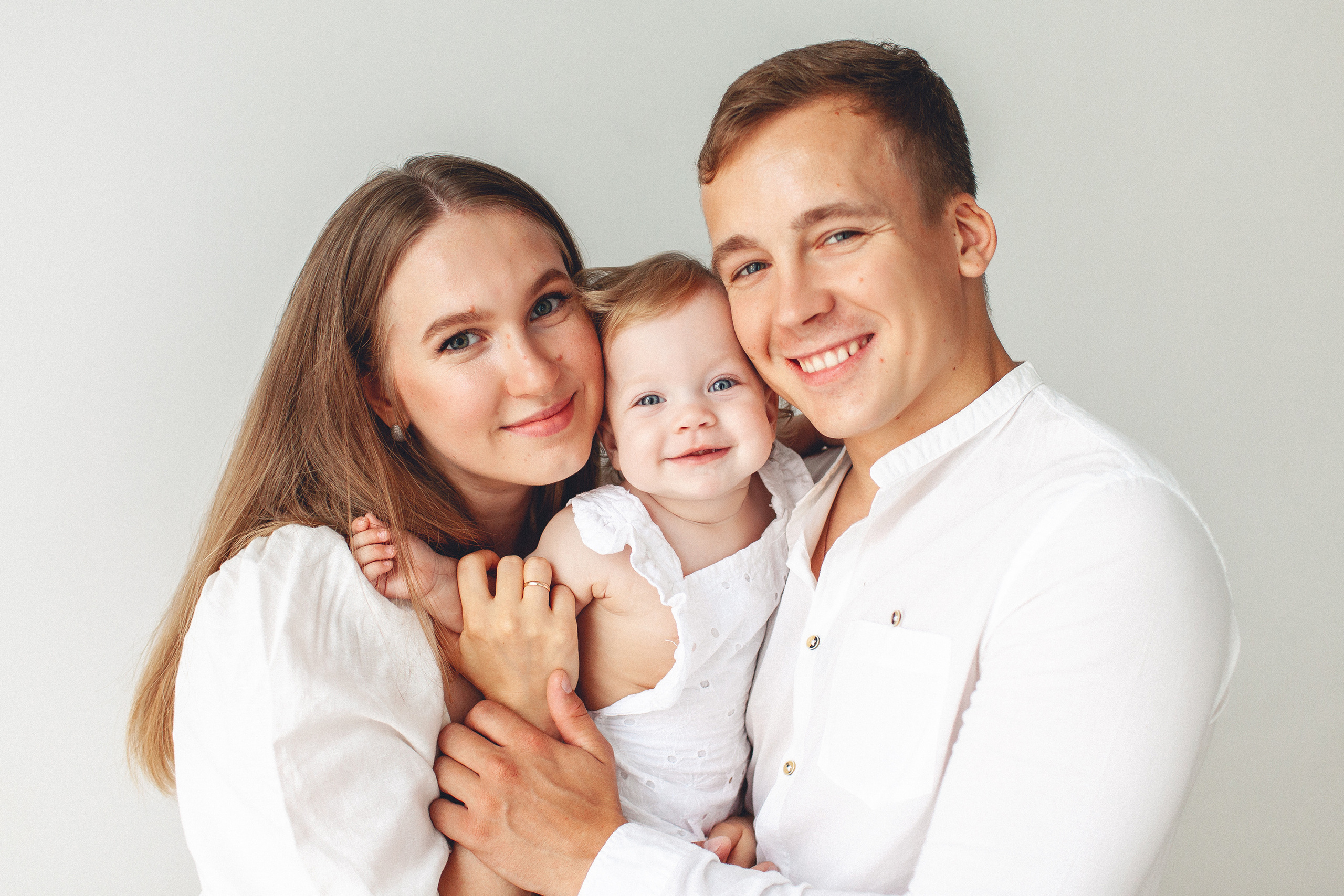 Семейная фотосессия с годовалой малышкой. Детский фотограф в Самаре