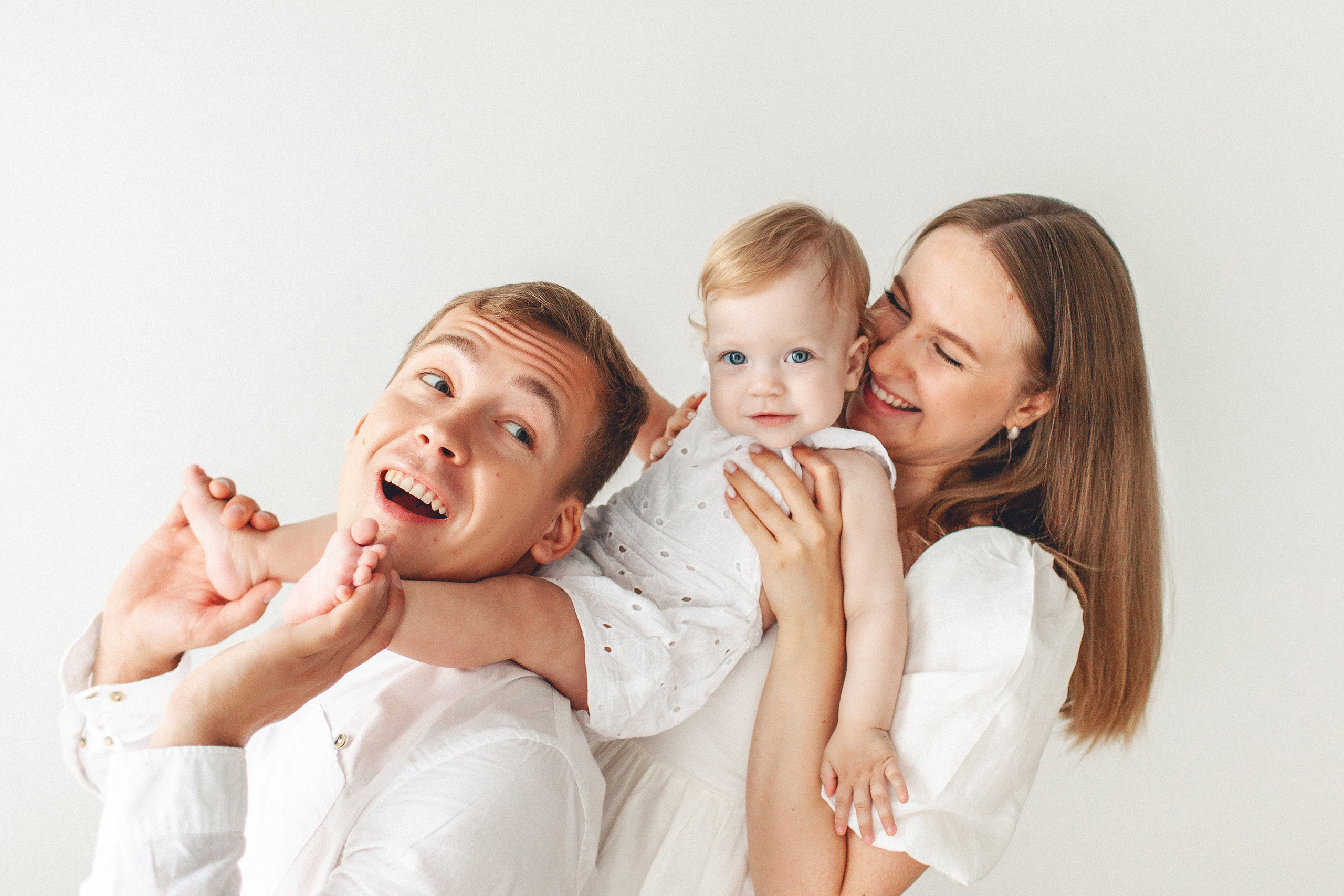 Семейная фотосессия с годовалой малышкой. Детский фотограф в Самаре