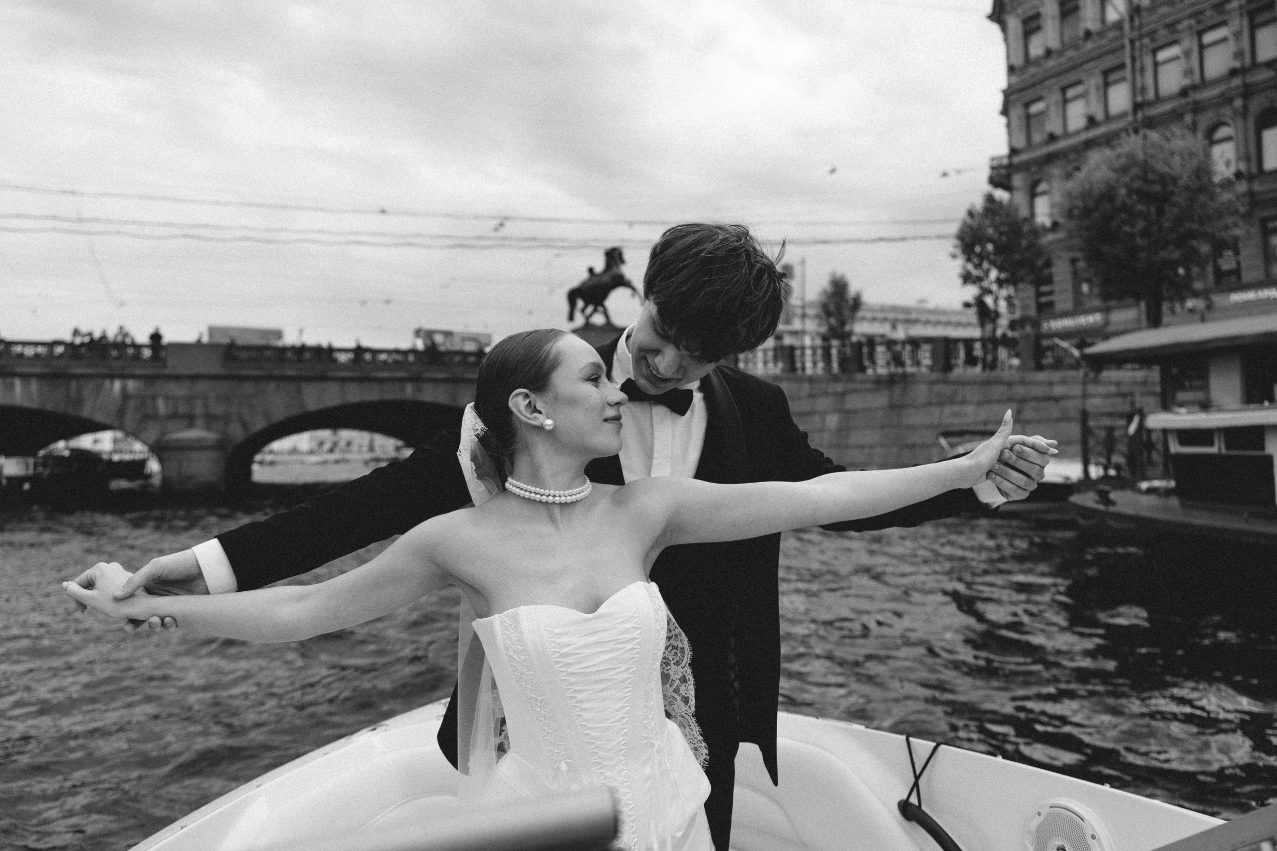 Свадебная прогулка на катере. Семейный и свадебный фотограф в Санкт-Петербурге Екатерина Васильева