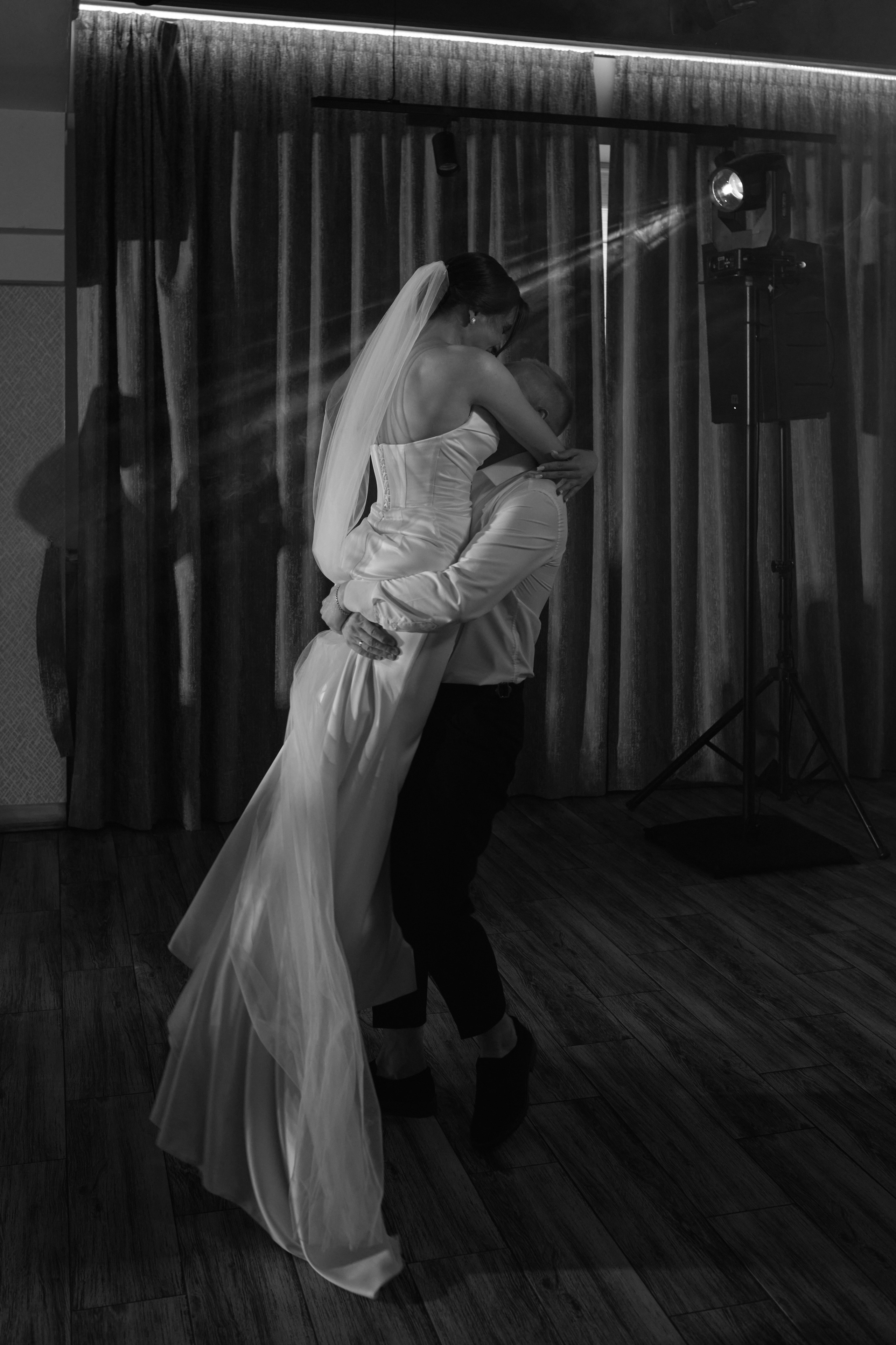 Марат и Карина — Ресторан «Dieci». Свадебный фотограф Екатеринбург/Челябинск — Любовь Волохова