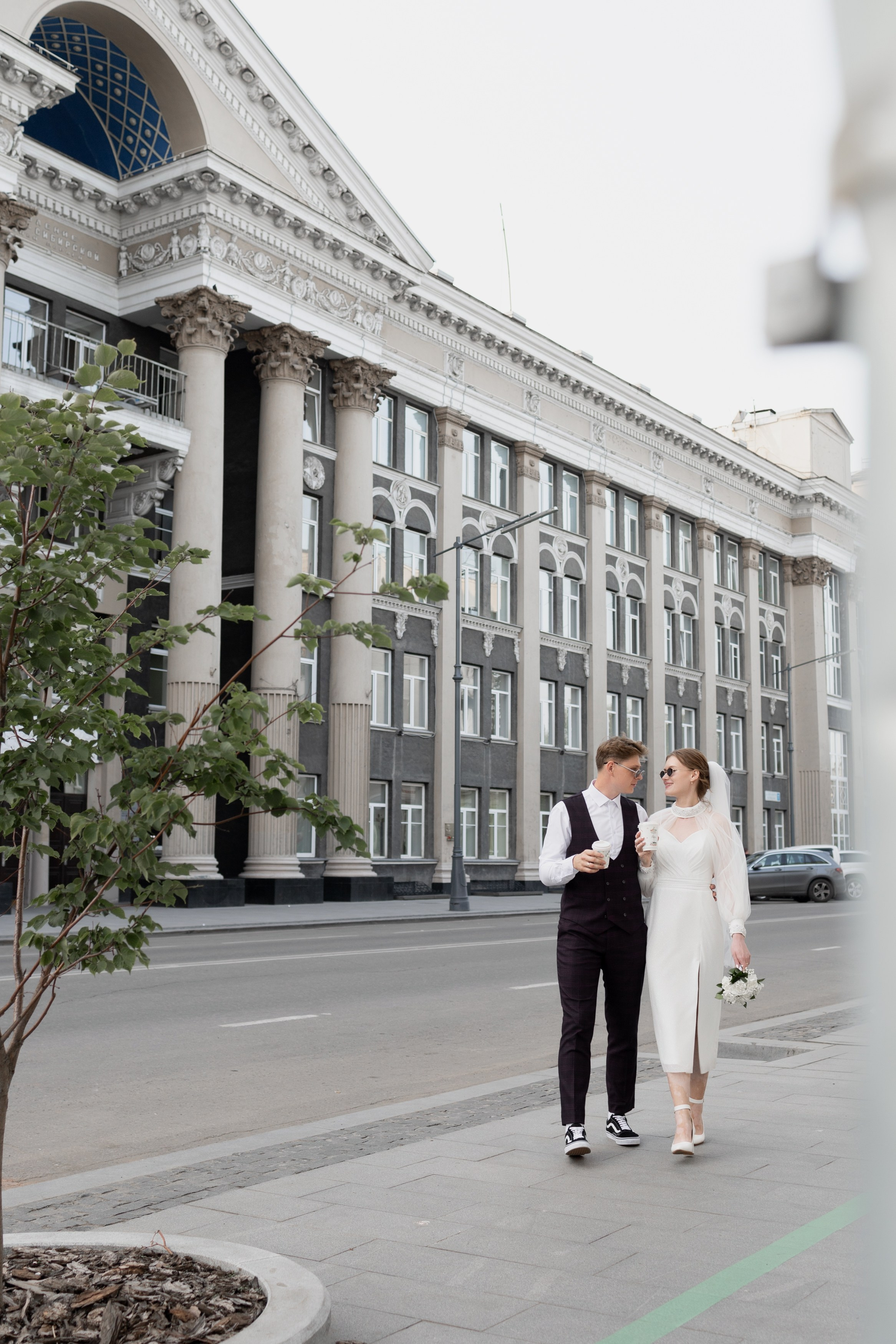 Владислав и Юлия Вечерняя прогулка по городу. Свадебный Фотограф в Иркутске Екатерина Елисеева