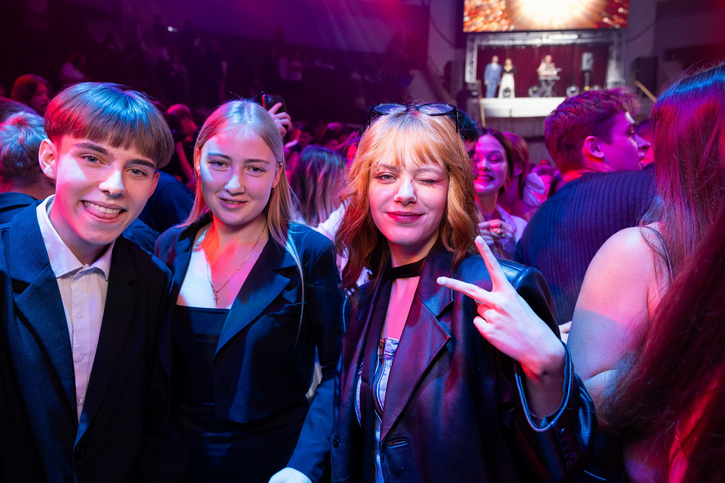 Городской бал выпускников (24 июня 2025). Репортажный фотограф Алексей Пирязев