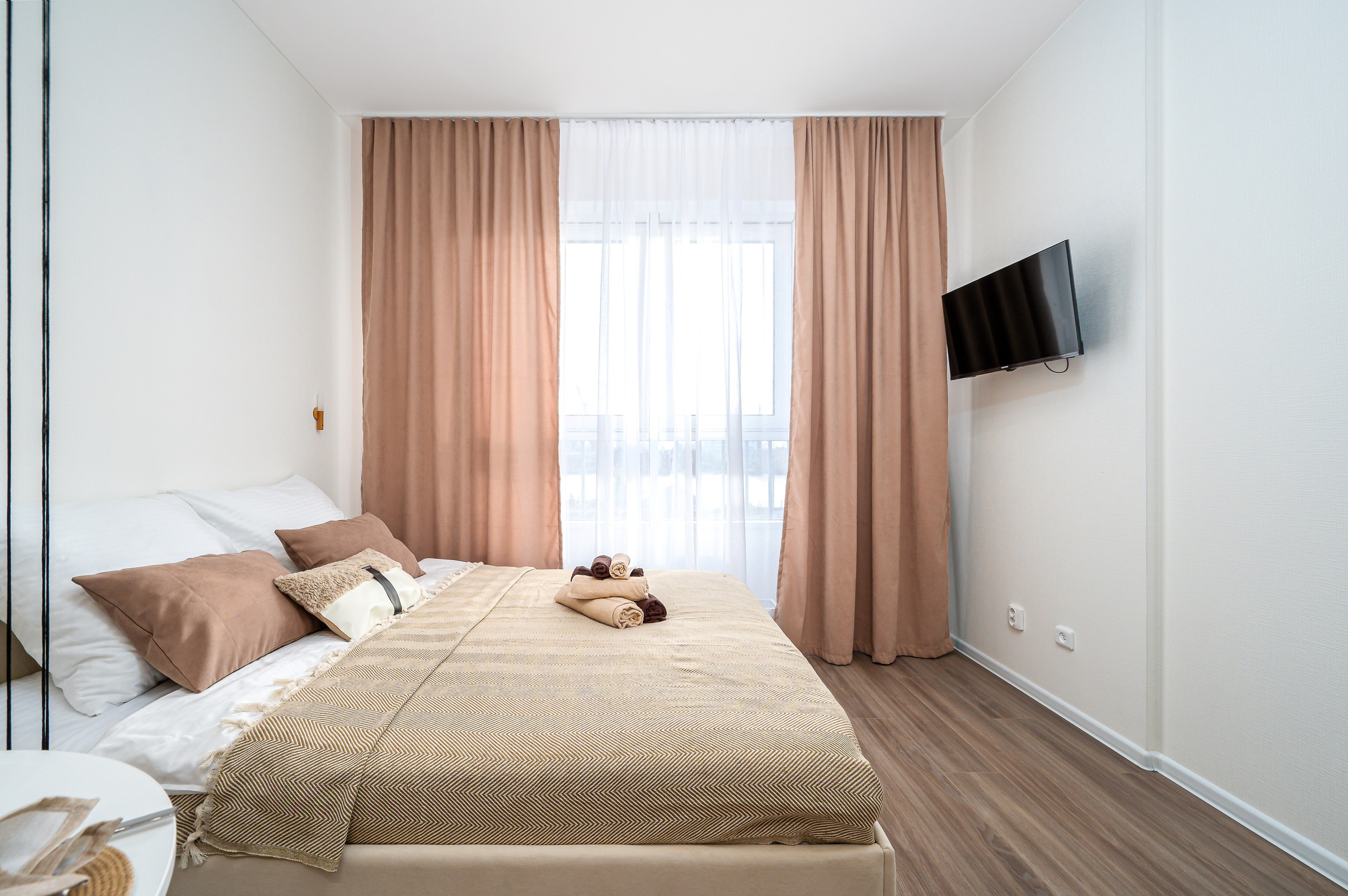 Студия на Октябрьской набережной. Интерьерный фотограф. Фото- видеосъемка недвижимости Санкт-Петербург