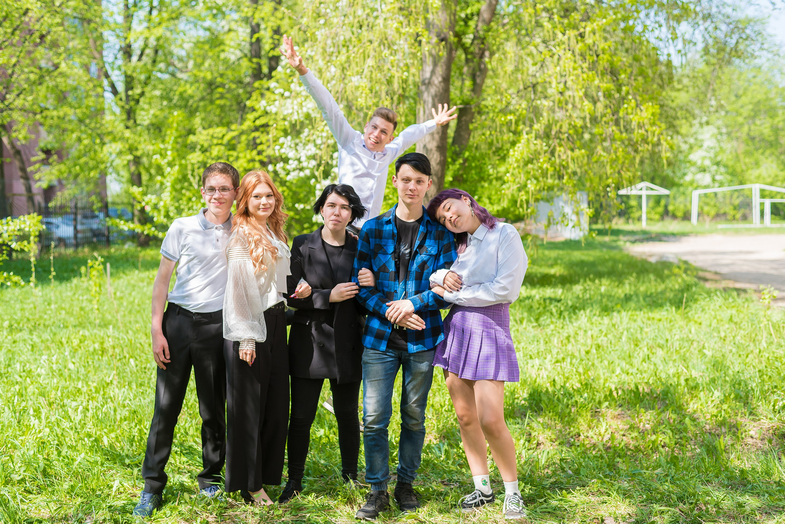 В школьном дворе, парке. Детский фотограф в Екатеринбурге и Берёзовском Евгений Кондаков