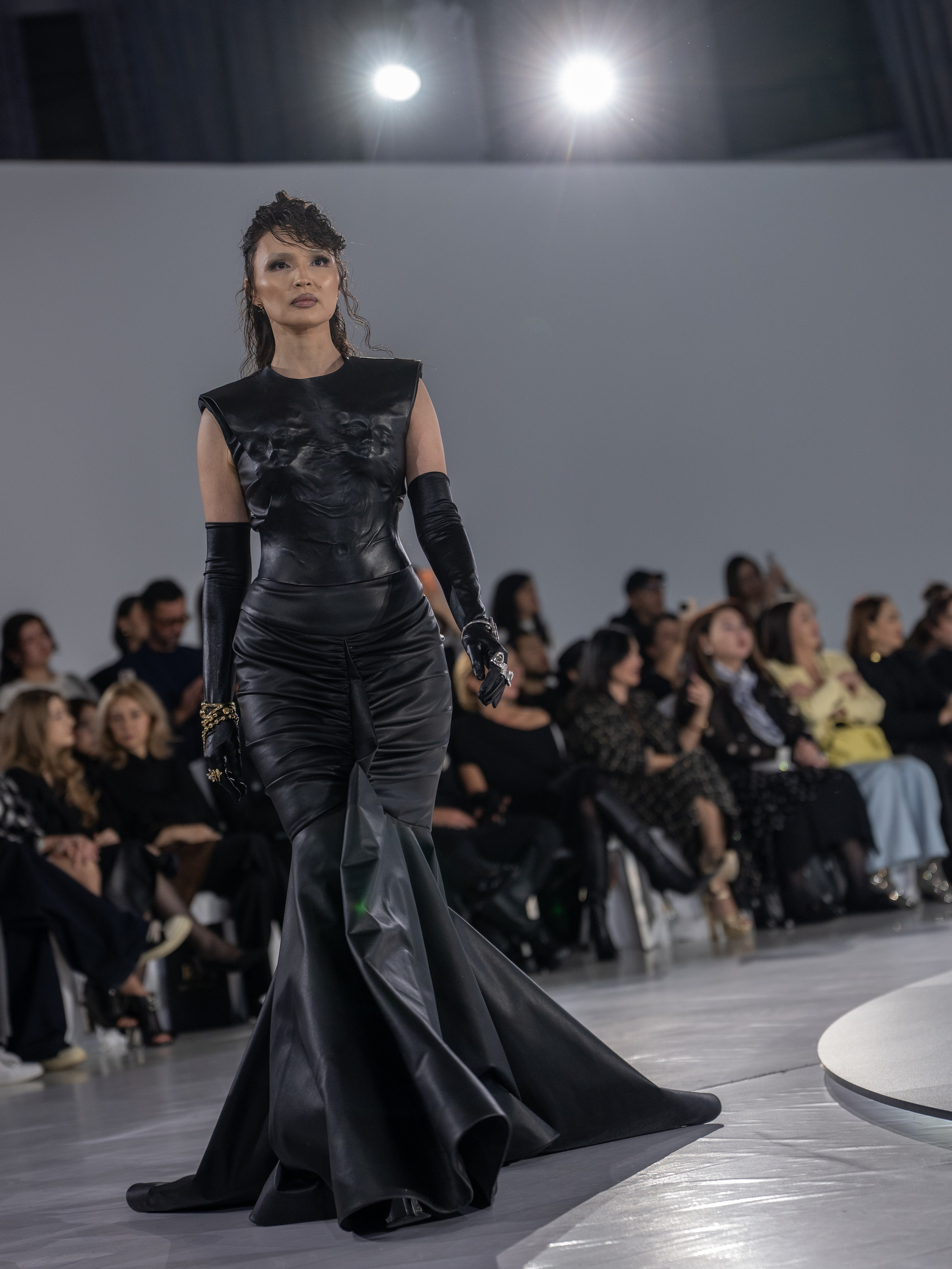 Дизайнер Arunaz. Сайт Алматинского НЮ АРТ, будуар и фэшн фотографа Дениса Карпенко