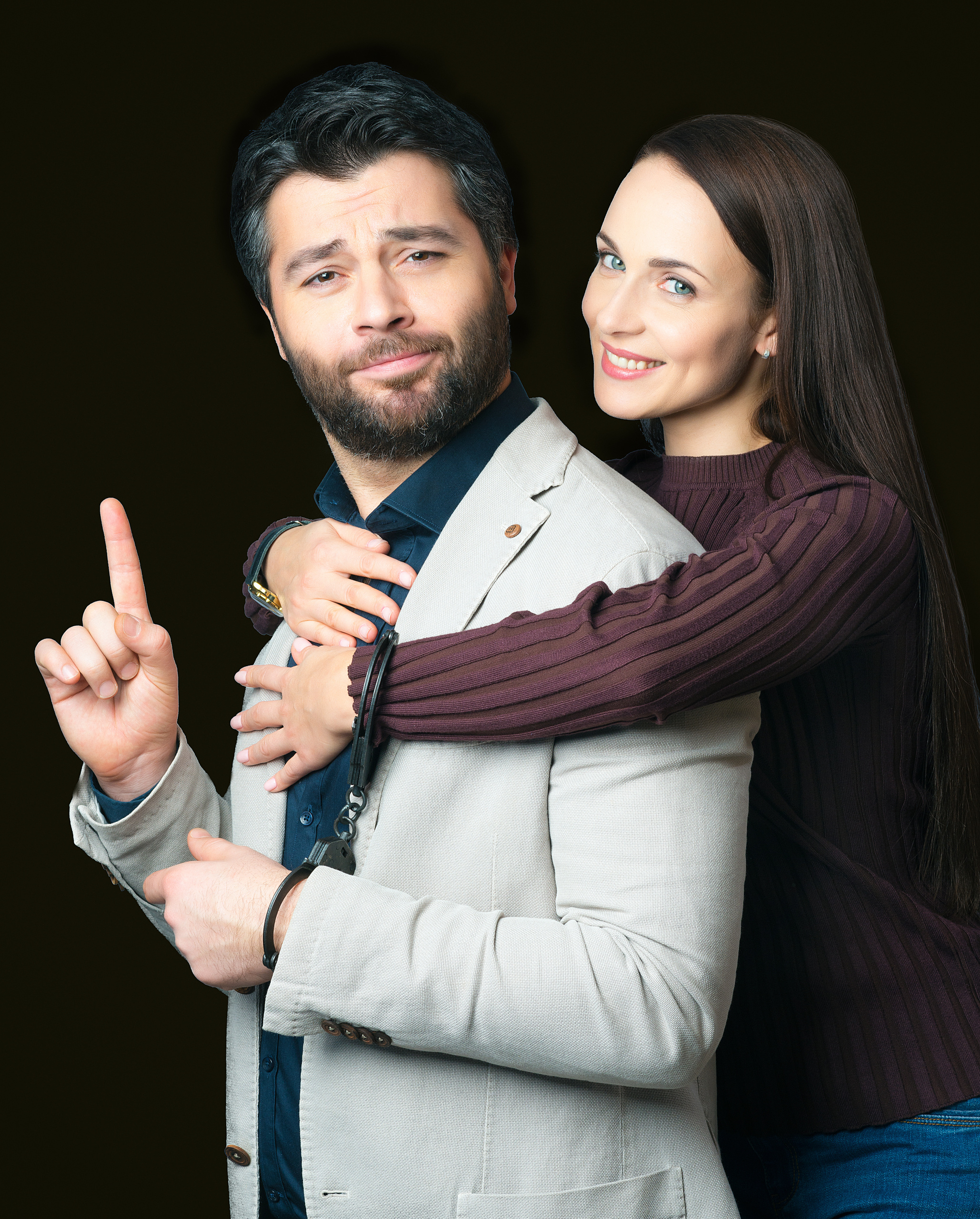 Алексей Чумаков и Анна Снаткина в сериале "Барс"