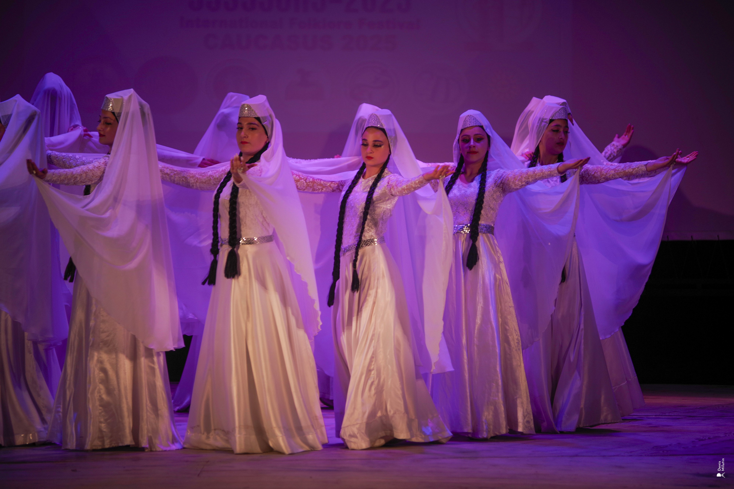 Танцы в прекрасном Они. Портретный фотограф Денис Милютин