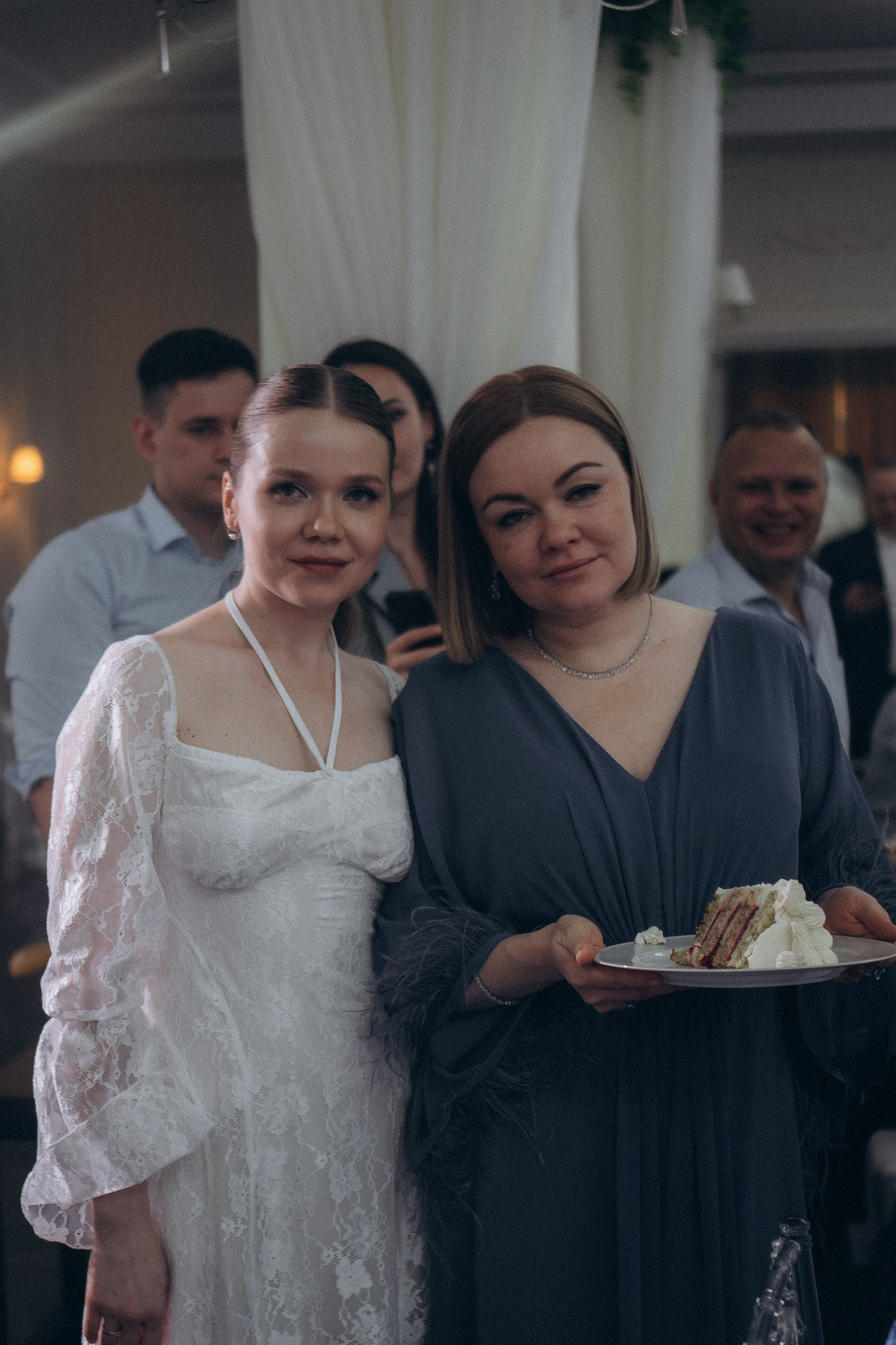 СВАДЕБНАЯ СЬЕМКА СБОРОВ В ОТЕЛЕ И ВЫЕЗД НА ЦЕРЕМОНИЮ (СНЯТО В СИБИРЕ В НИЖНЕВАРТОВСКЕ). Профессиональный фотограф, Санкт-Петербург — Виктория Богомолова