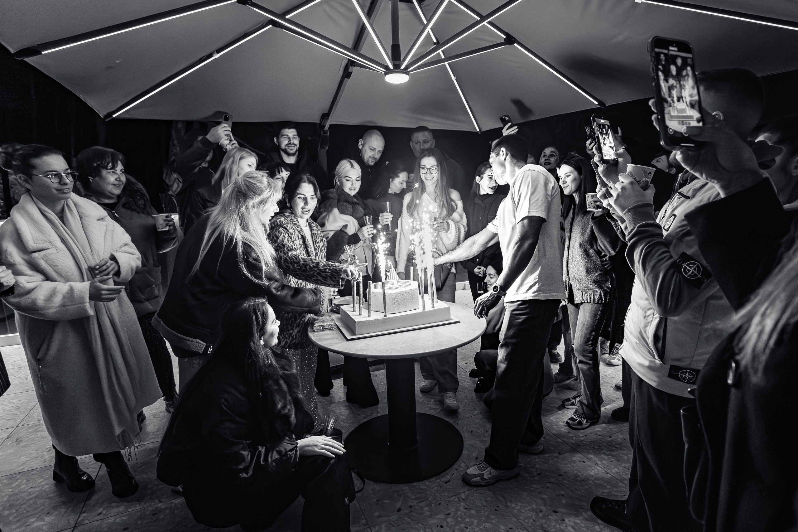 10 лет проекту «КОФЕДВИЖ» и открытие новой кофейни_Ялта_19.12.2025. Аминов Руслан | Фотограф