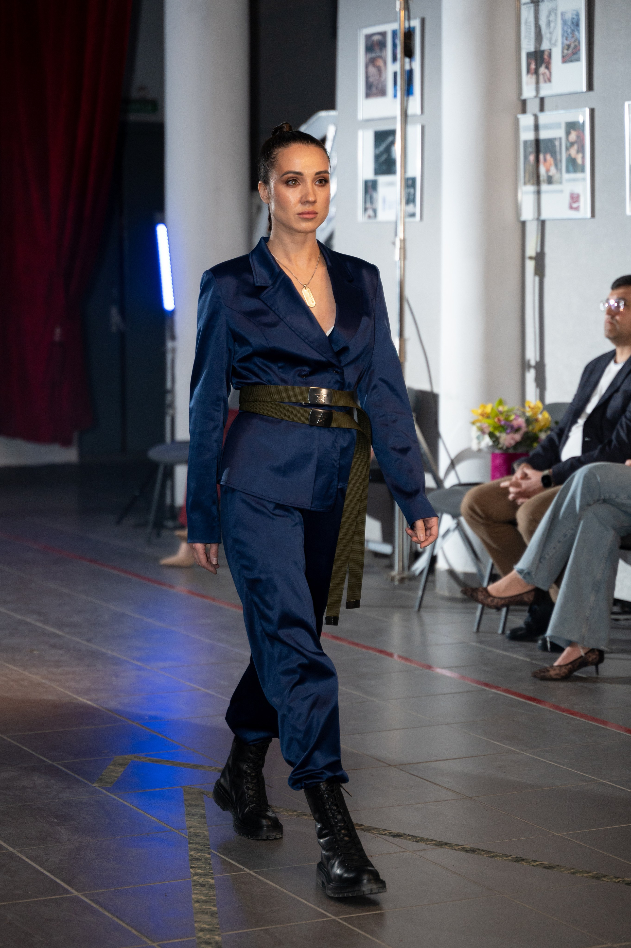 Закрытый показ милитари «Своя трансформация» дизайнера Юлии Бойченко | 24.04.2025. Фотограф в Омске Елизавета Кириллова