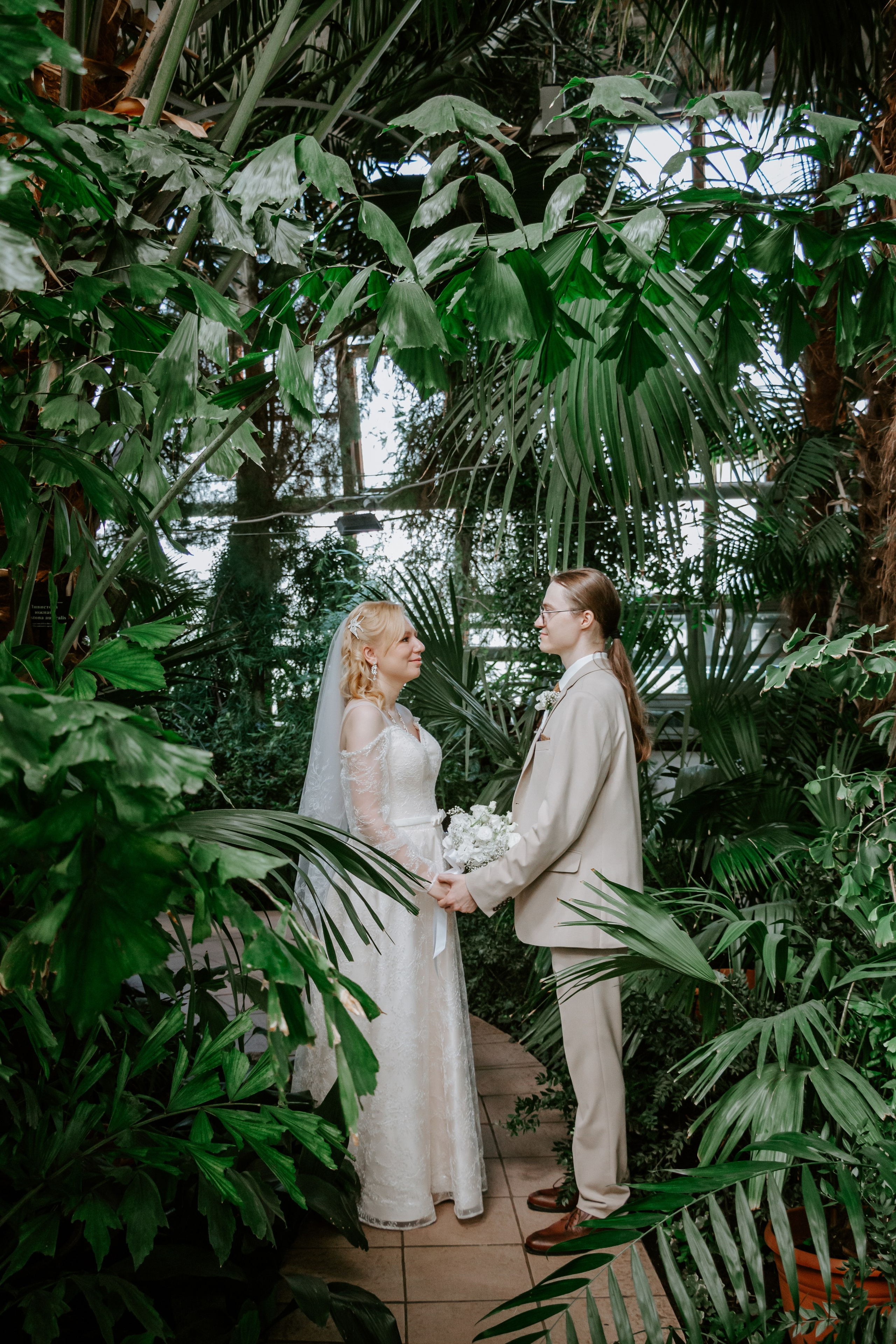 Свадебная фотосессия в оранжерее, Екатеринбург. Александр и Дарья. Фотограф в Екатеринбурге Пойгина Елена