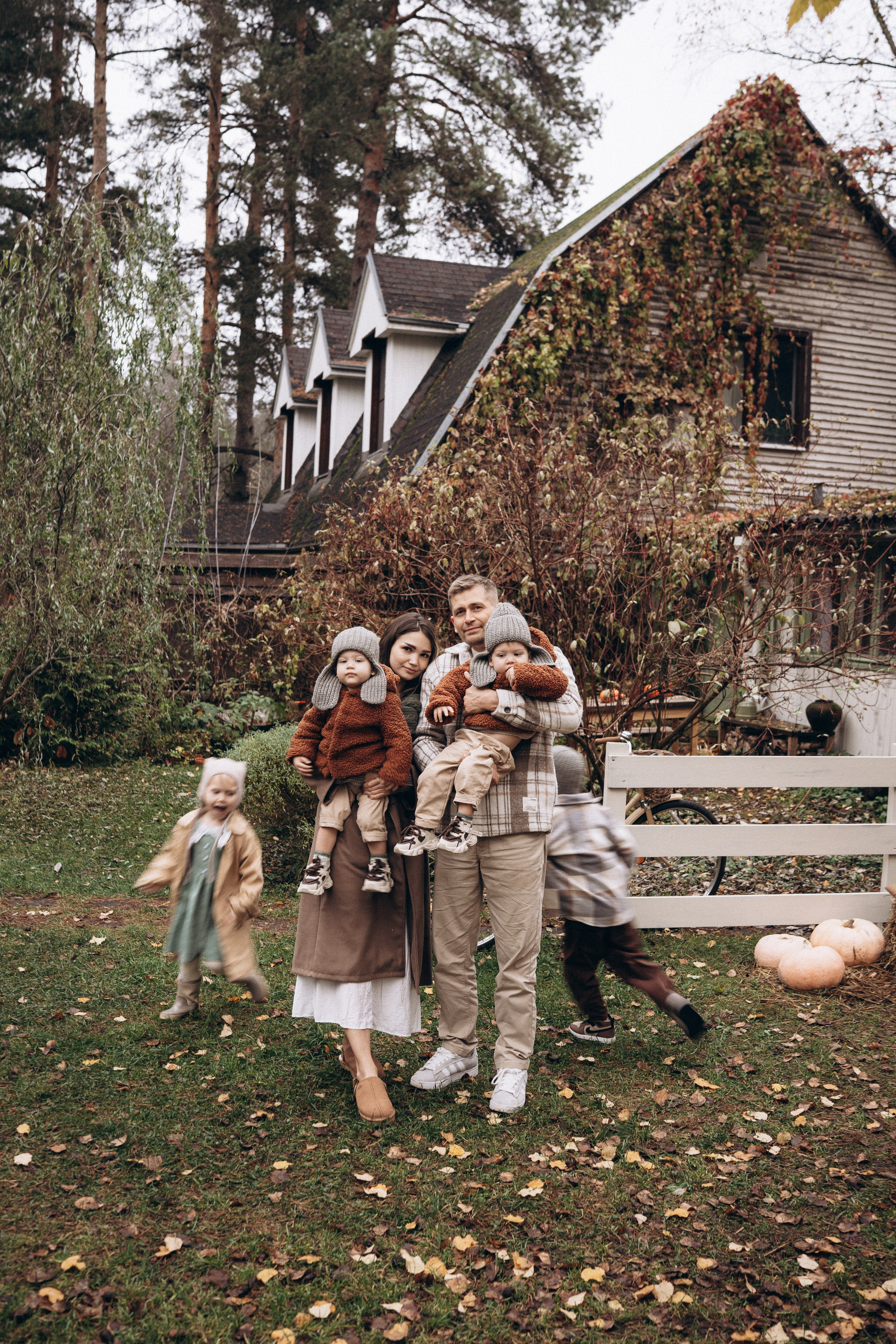 Яна и Ильсур, загородная Фотостудия. Фотограф Новорожденных в Москве. Семейные истории в стиле LIFE