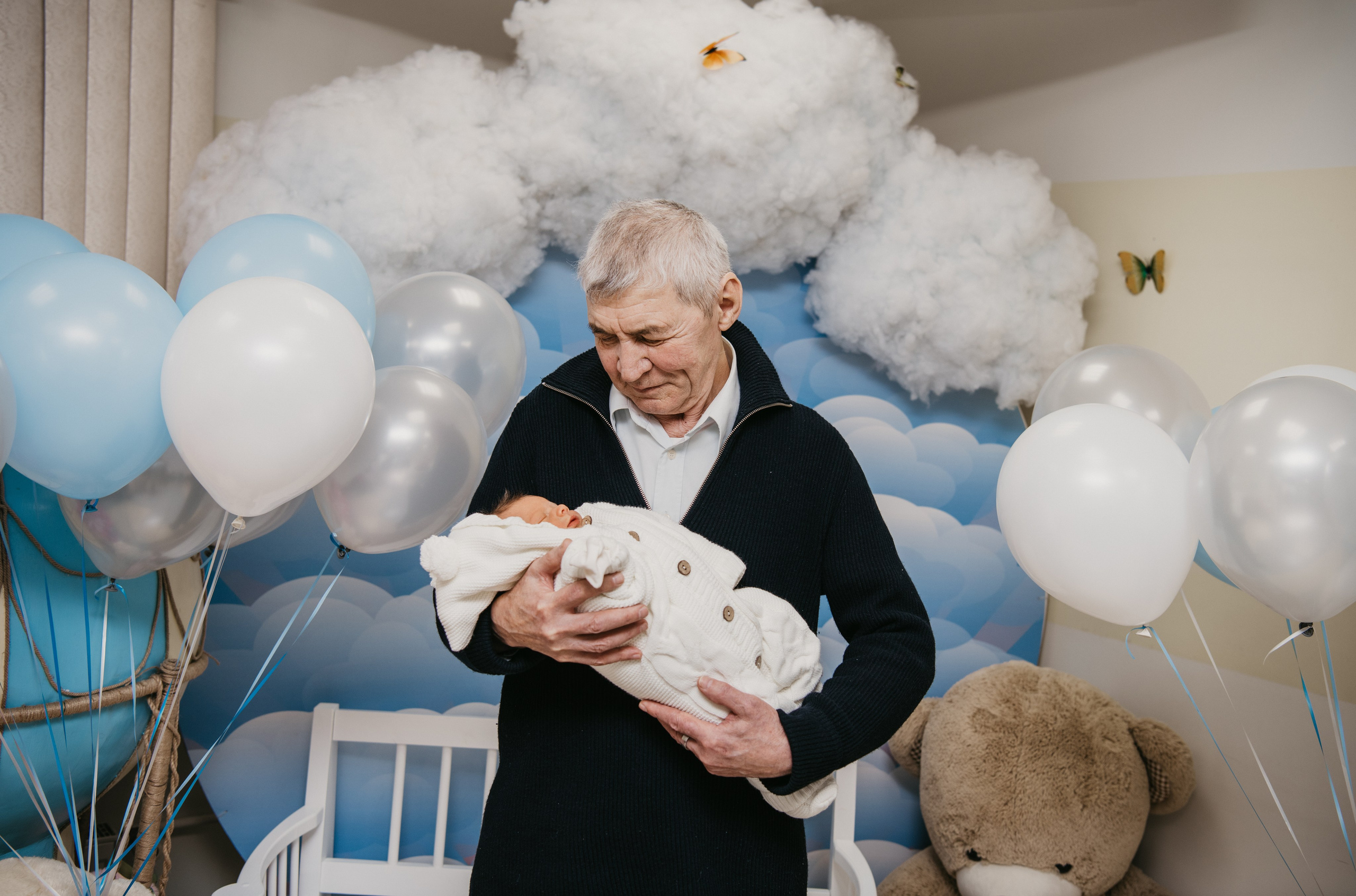 Выписка малыша. Мать и дитя на Севастопольском. Фотограф на выписку из роддома в Москве и МО