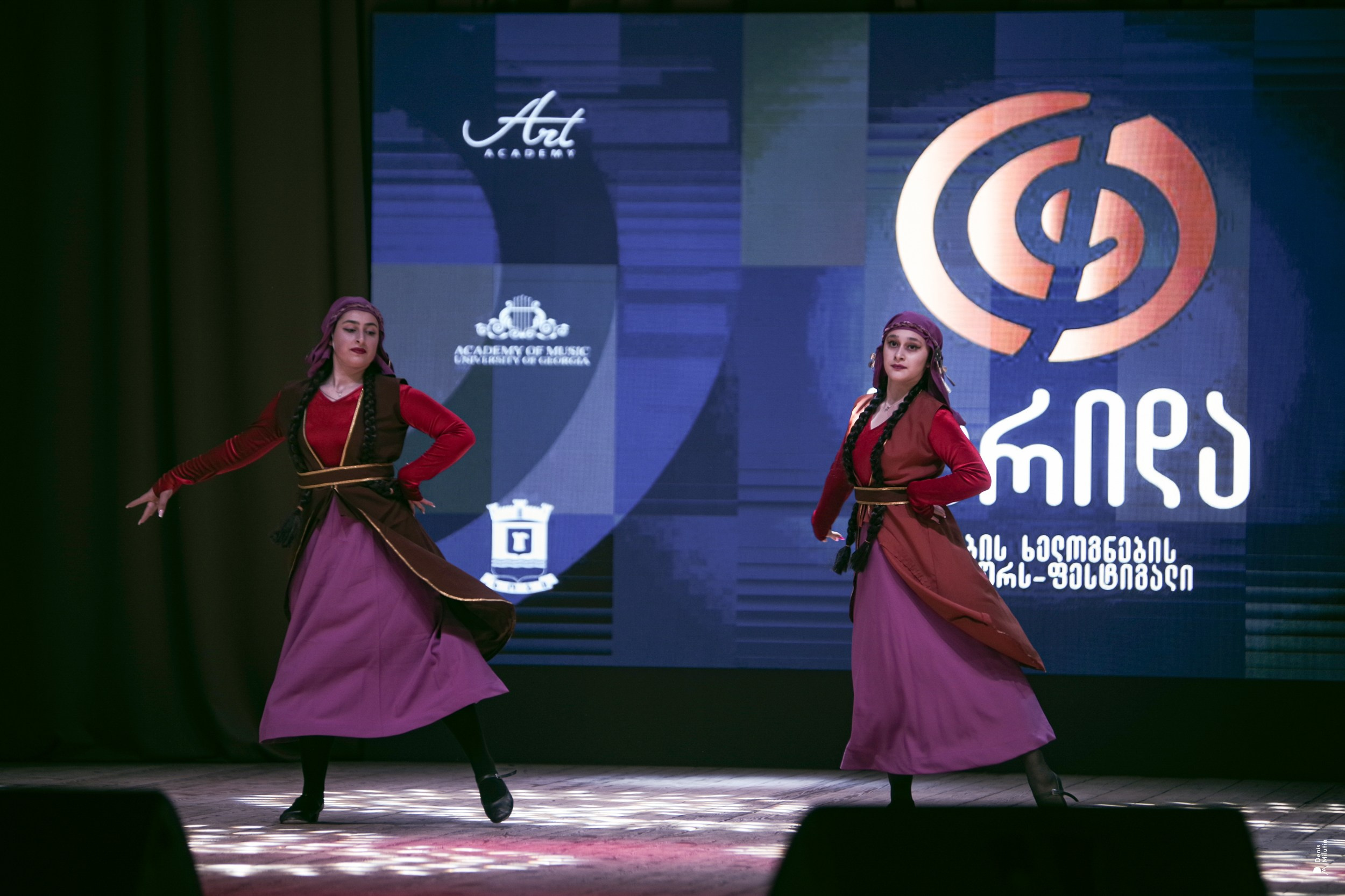 Танцы в Хоби. Портретный фотограф Денис Милютин