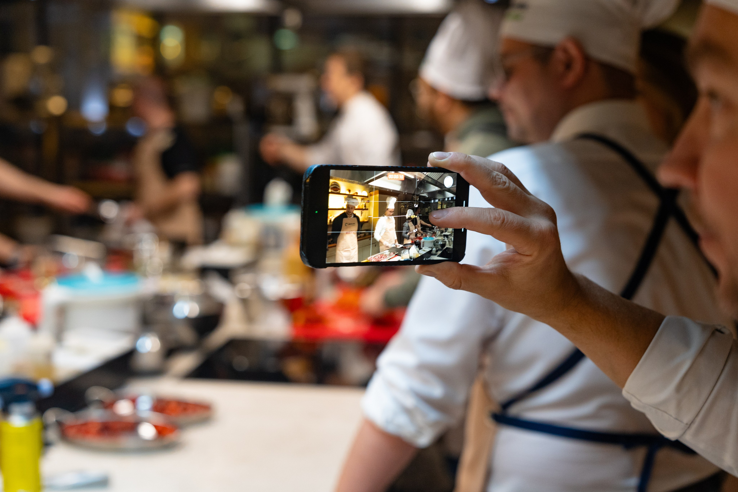 NOVIKOV SCHOOL — Умами зал. Фотограф Никита Комаров