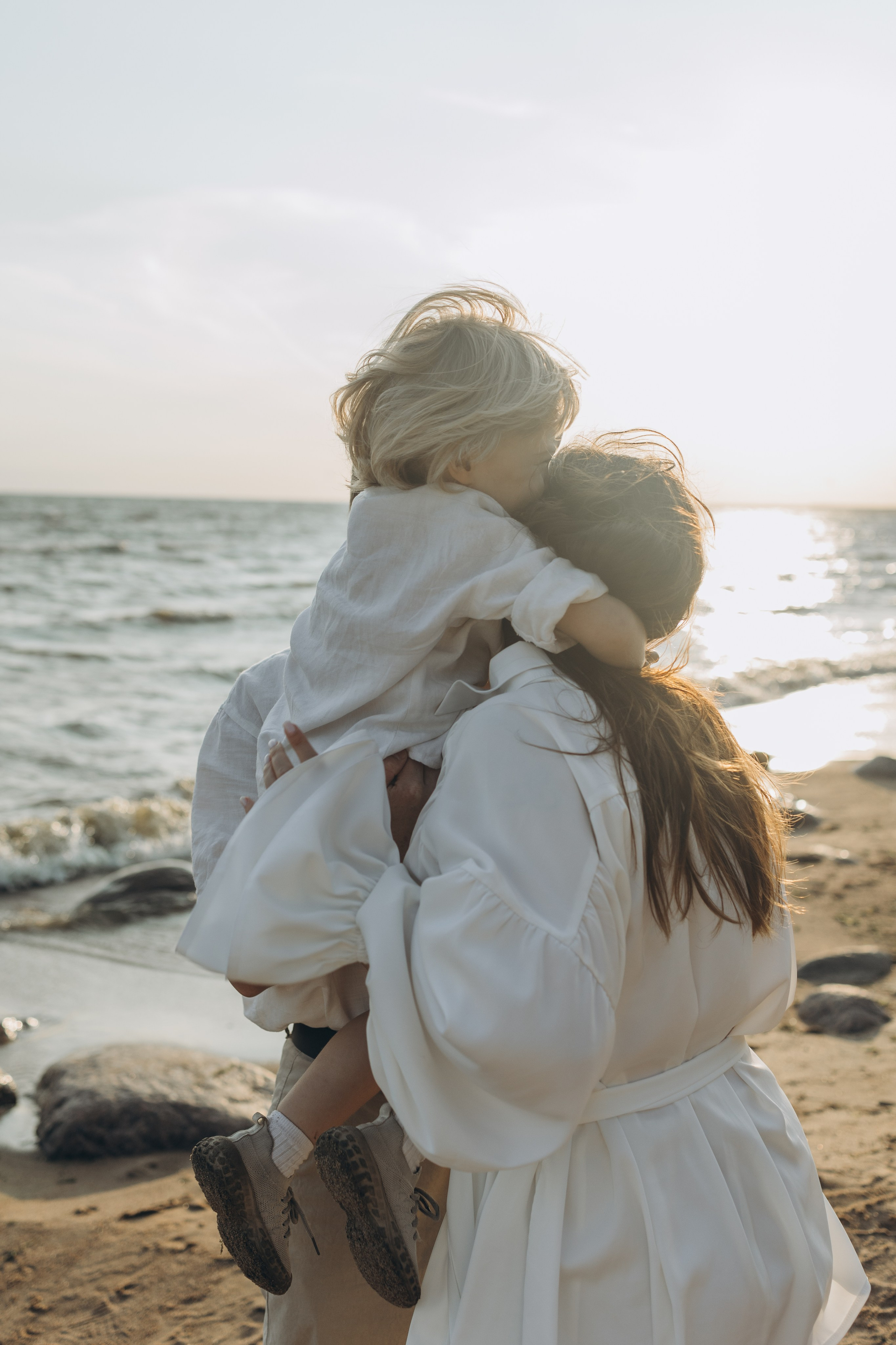 Эмилия, Дмитрий и Демид на Финском заливе. Семейный фотограф в Москве Виктория Ястребинская