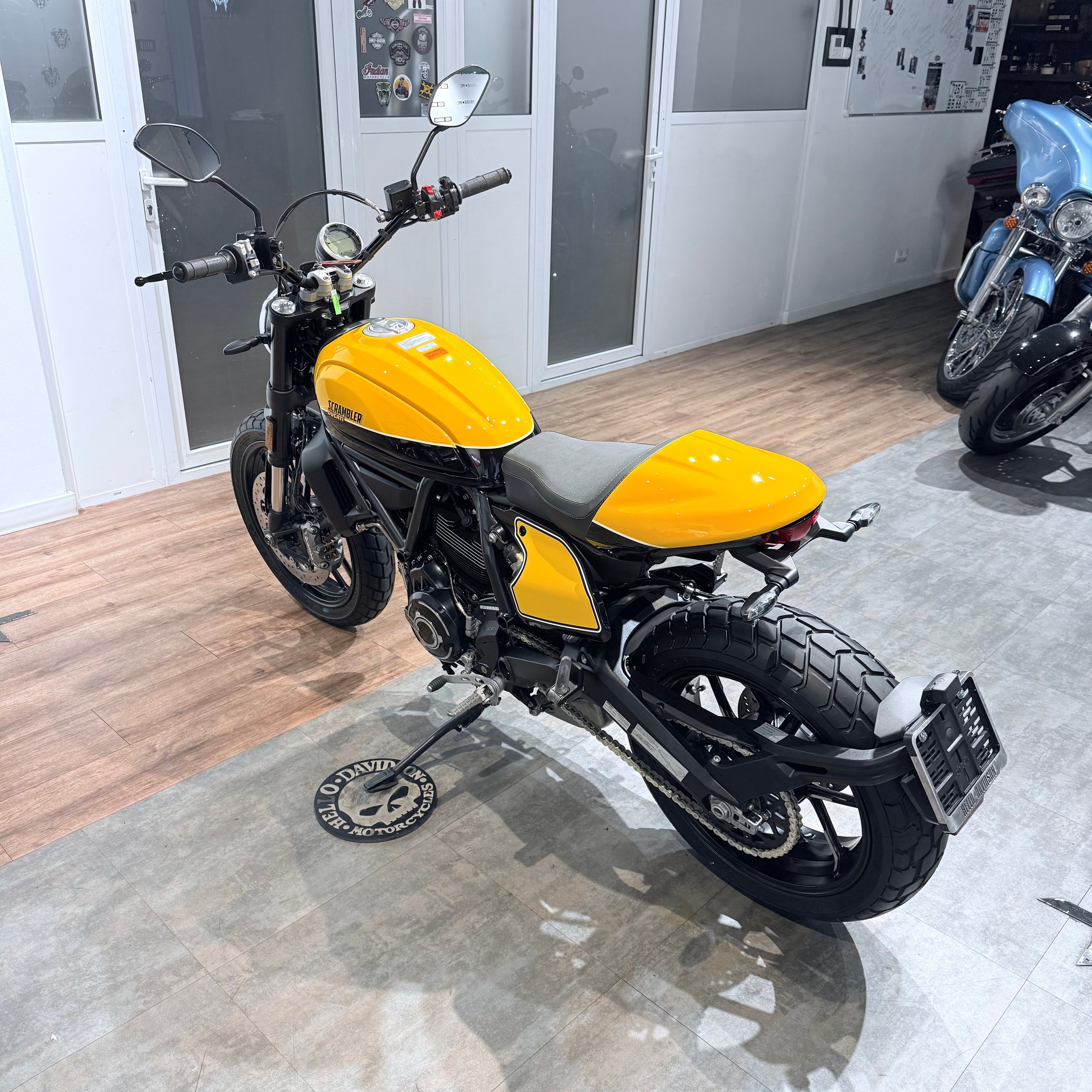 NЕW 2020 DUСАTI Scrambler Shining Blасk Yеllow. Hello Davidson, Москва. Только хорошие мотоциклы…